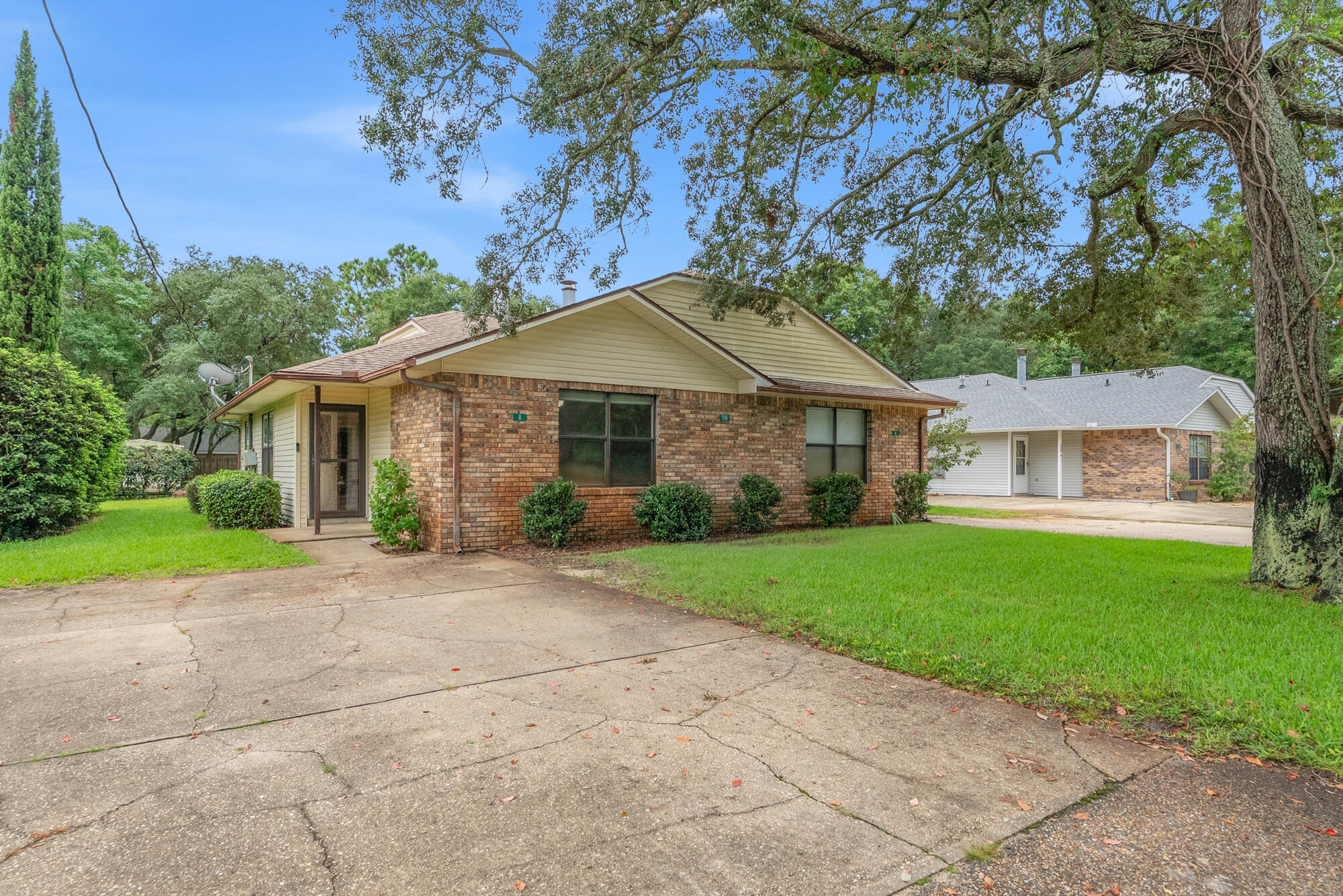 GOLF VIEW ON PARKVIEW - Residential