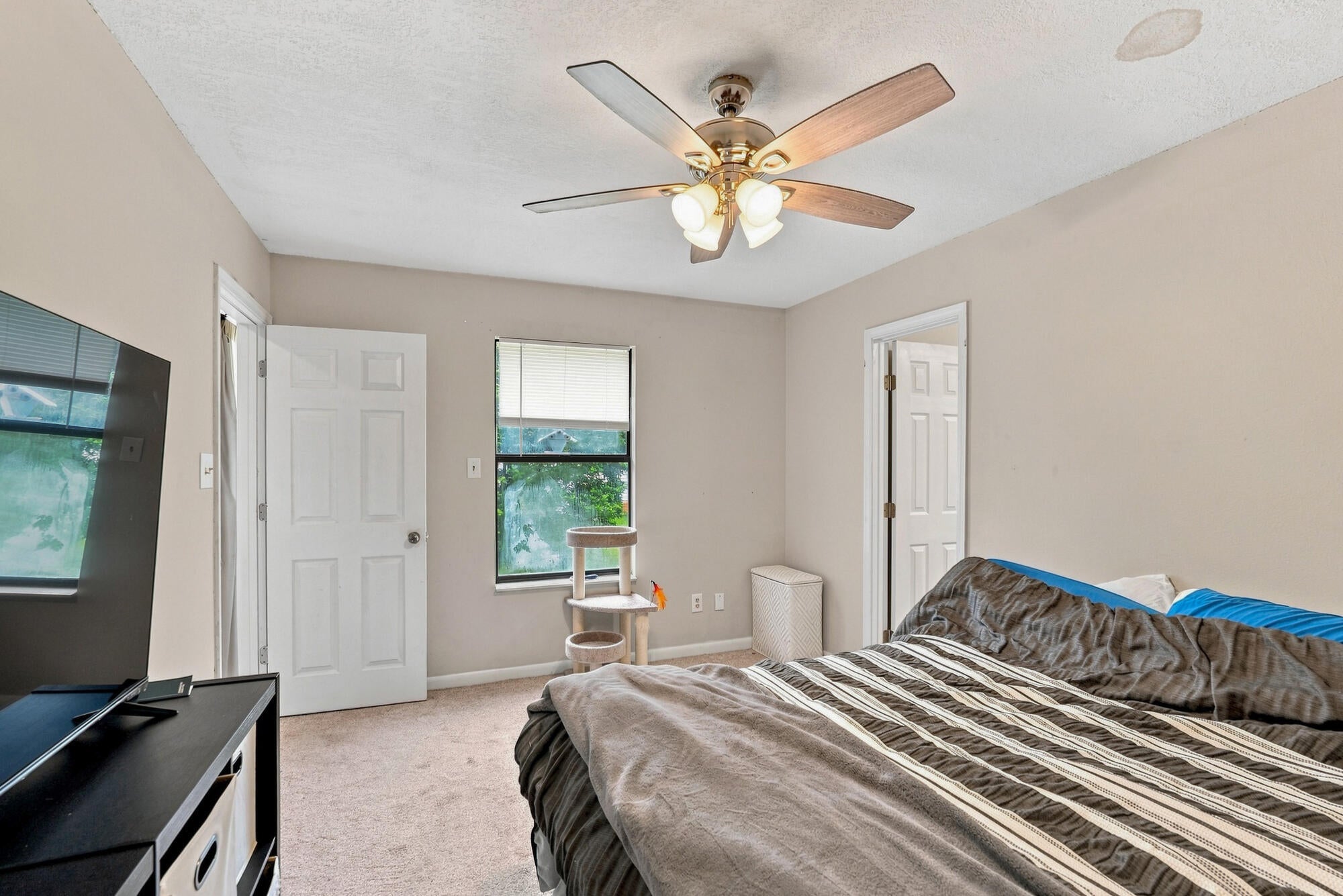 GOLF VIEW ON PARKVIEW - Residential