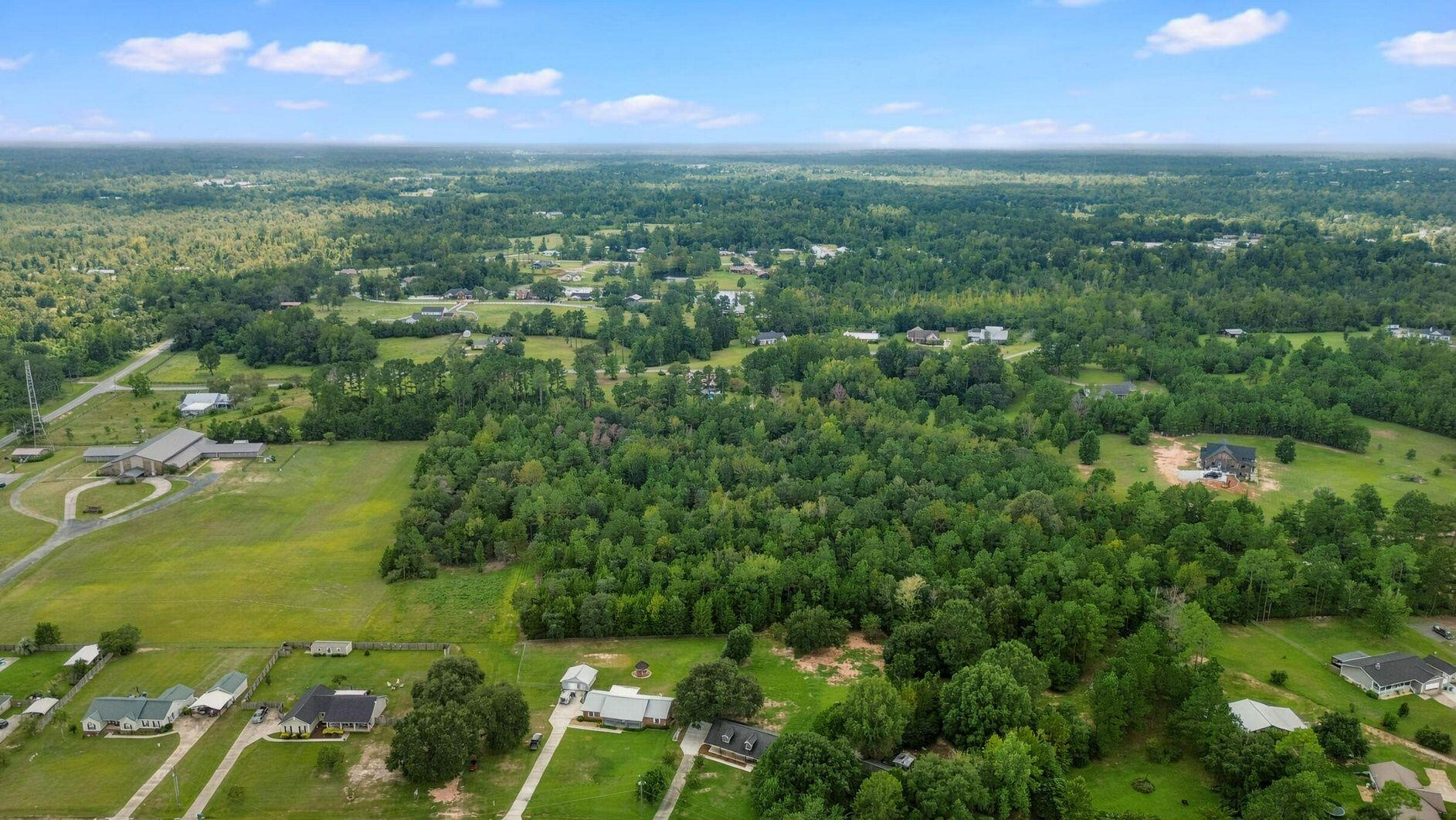 NO RECORDED SUBDIVISION - Land