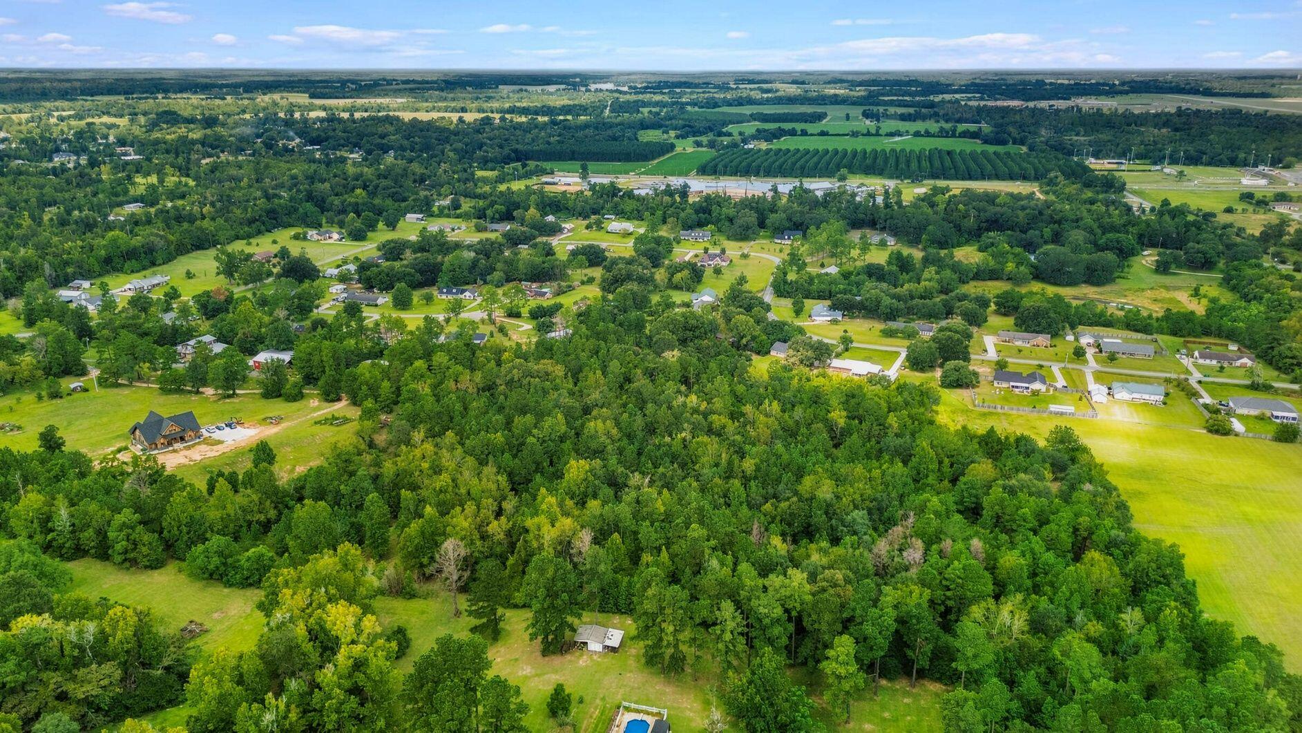 NO RECORDED SUBDIVISION - Land