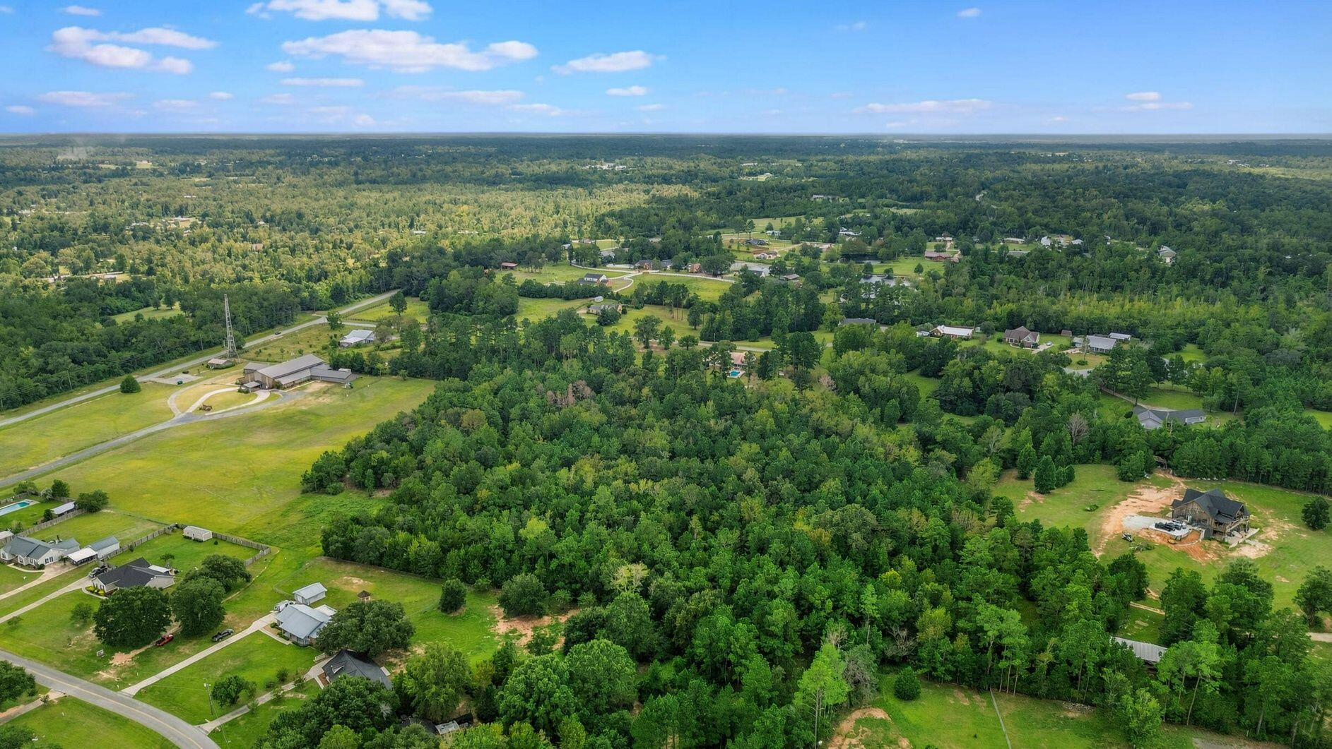 NO RECORDED SUBDIVISION - Land