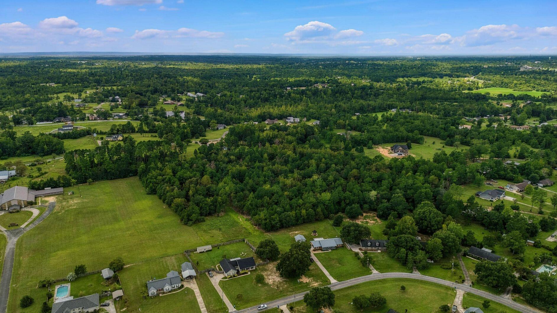 NO RECORDED SUBDIVISION - Land