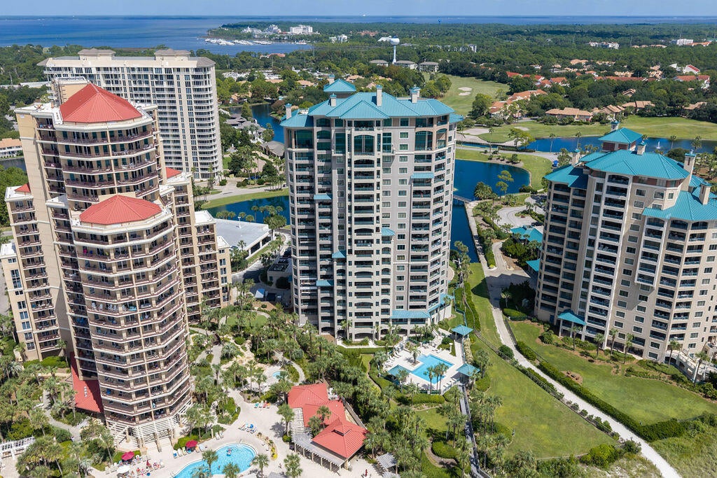 SOUTHWINDS III AT SANDESTIN - Residential
