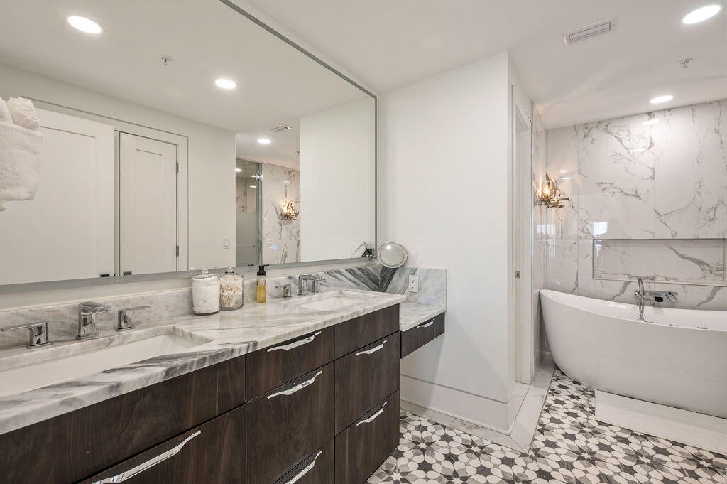 SOUTHWINDS III AT SANDESTIN - Residential