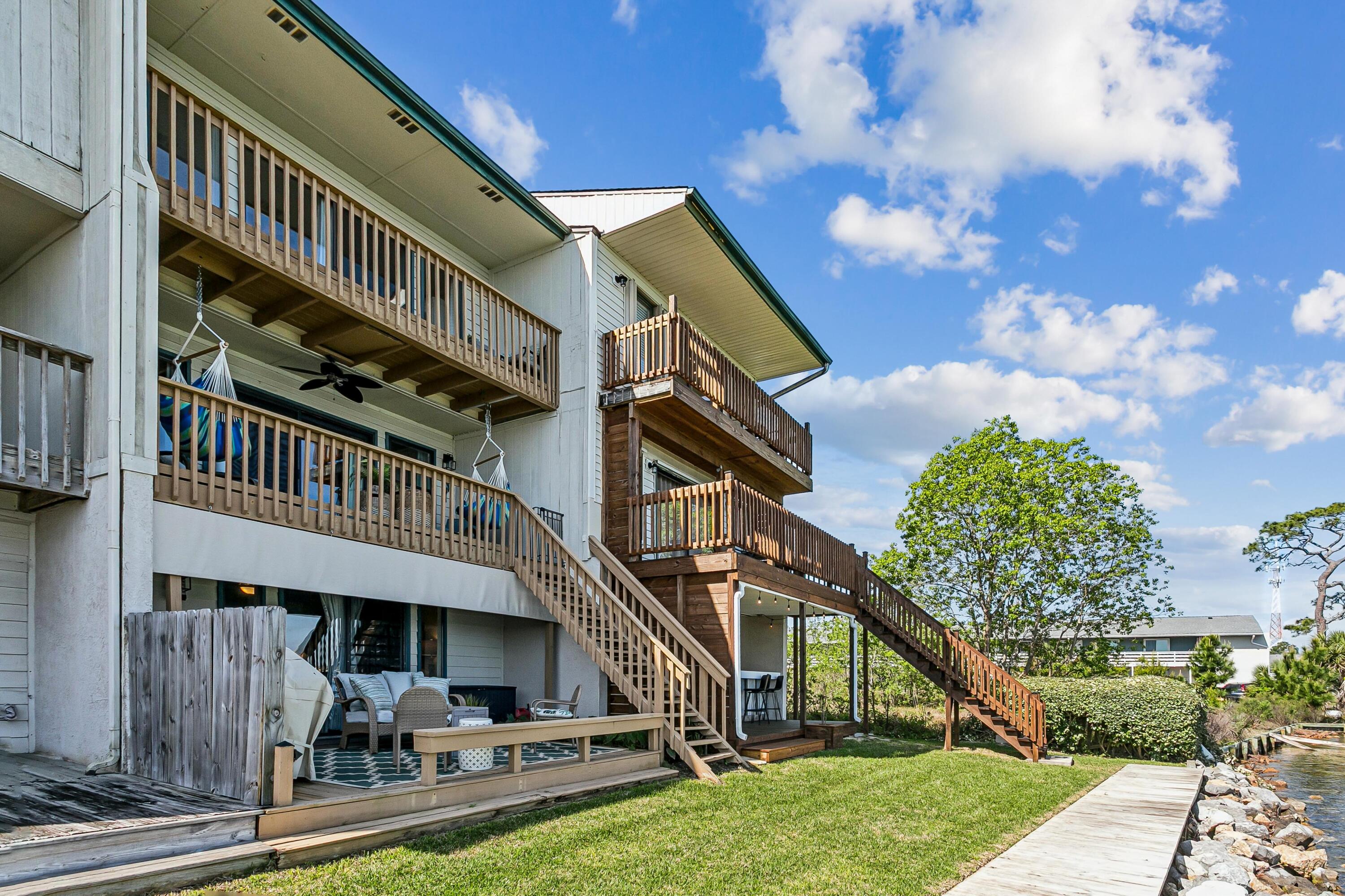 BAYOU PINES T/H - Residential