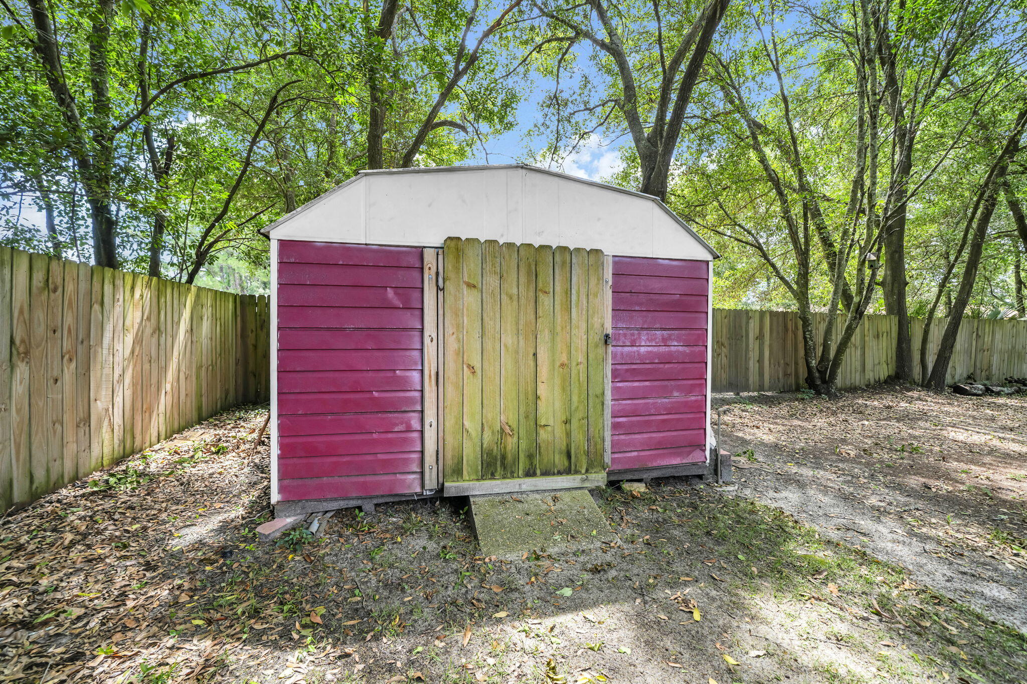 ELLIOTTS POINT - Residential