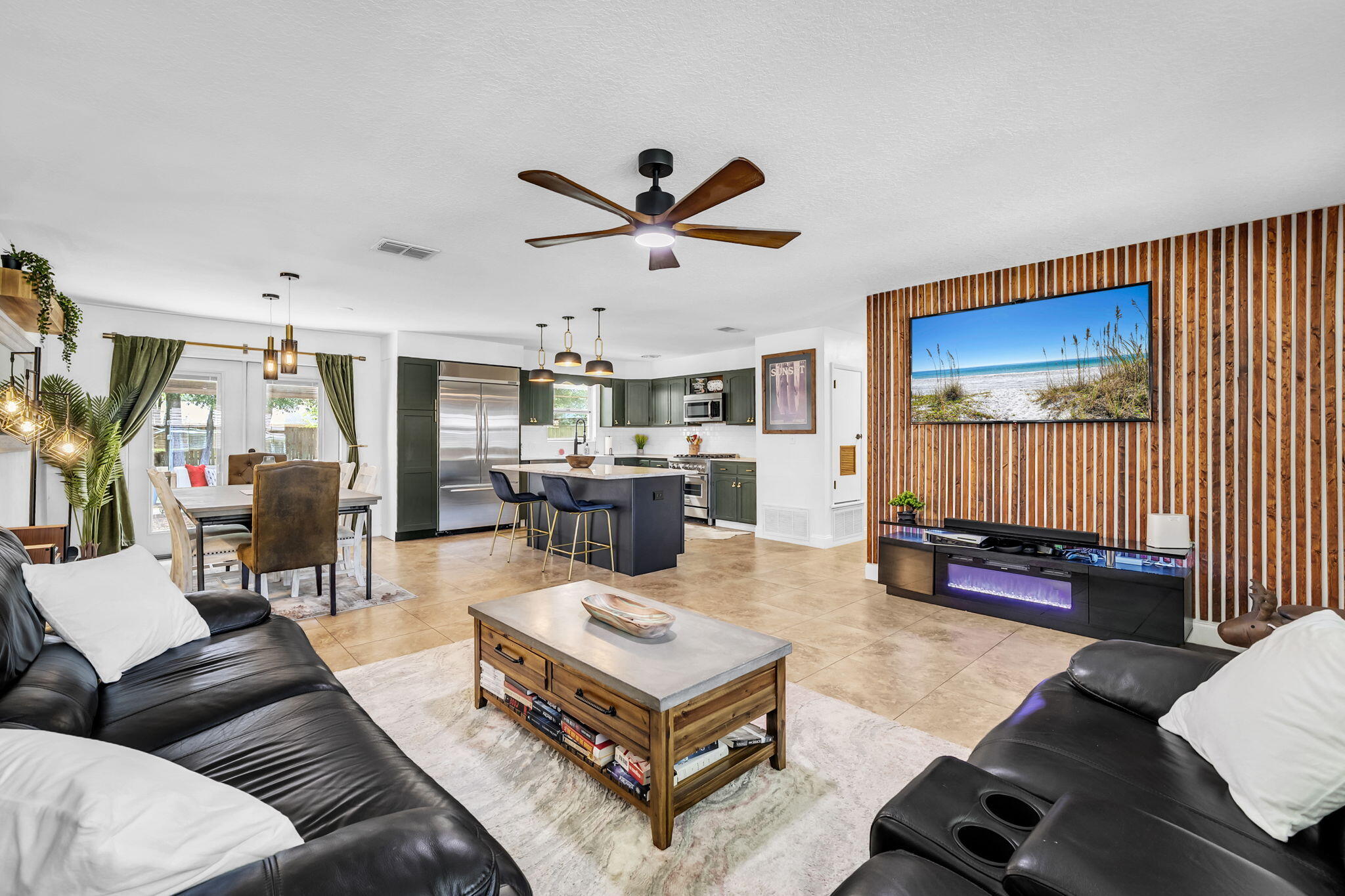 ELLIOTTS POINT - Residential