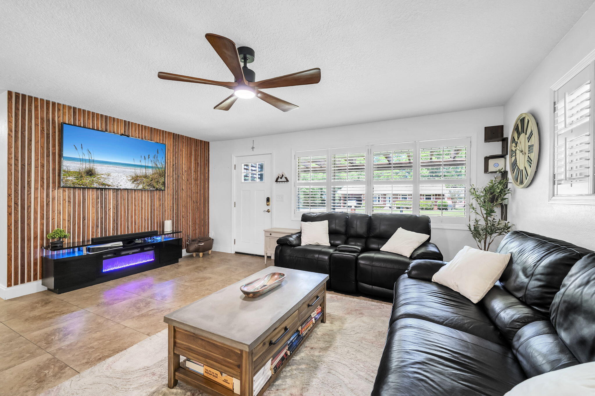 ELLIOTTS POINT - Residential