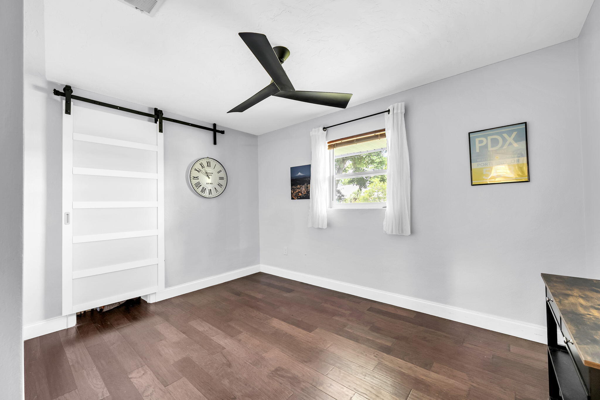 ELLIOTTS POINT - Residential