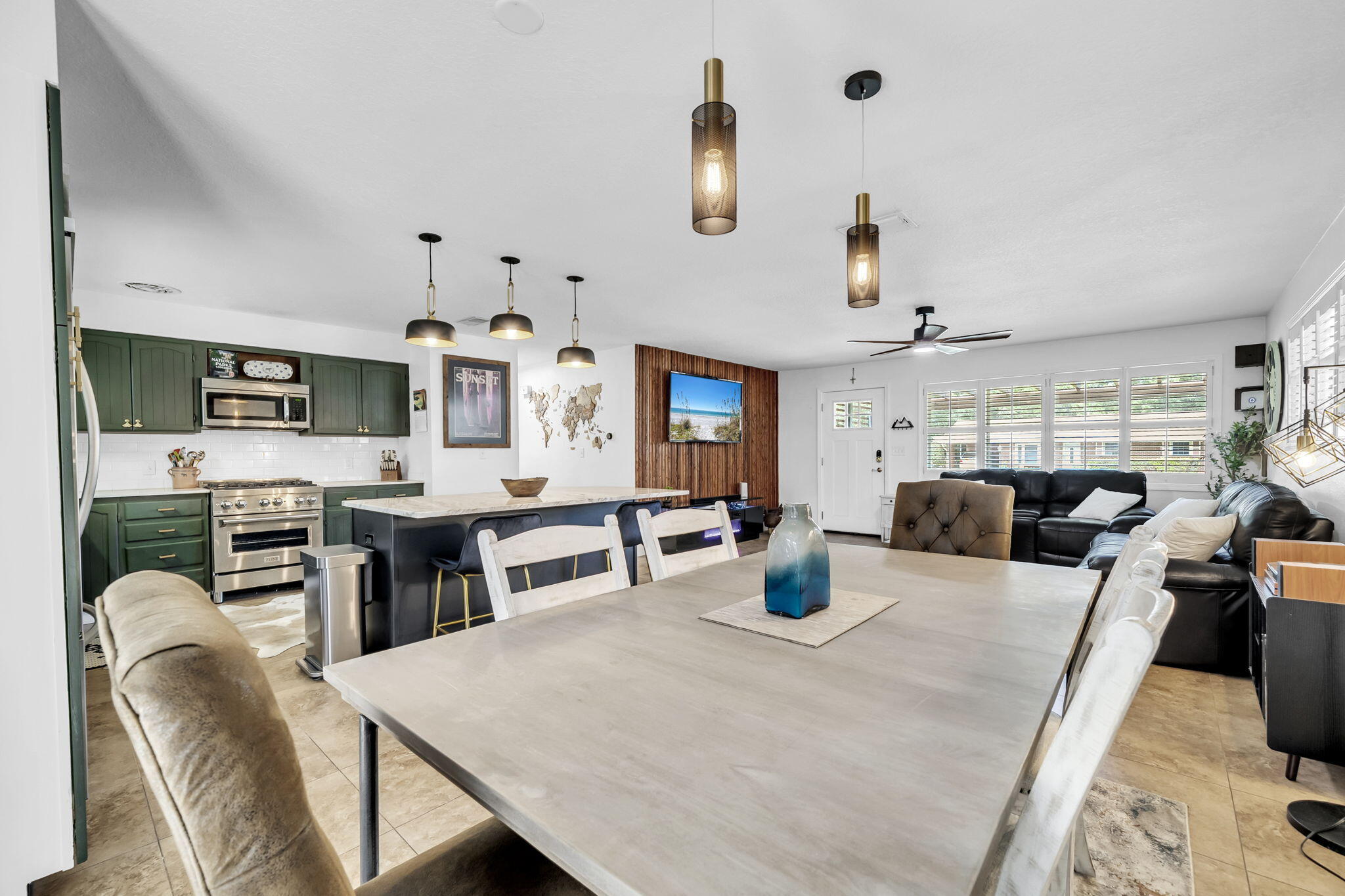 ELLIOTTS POINT - Residential