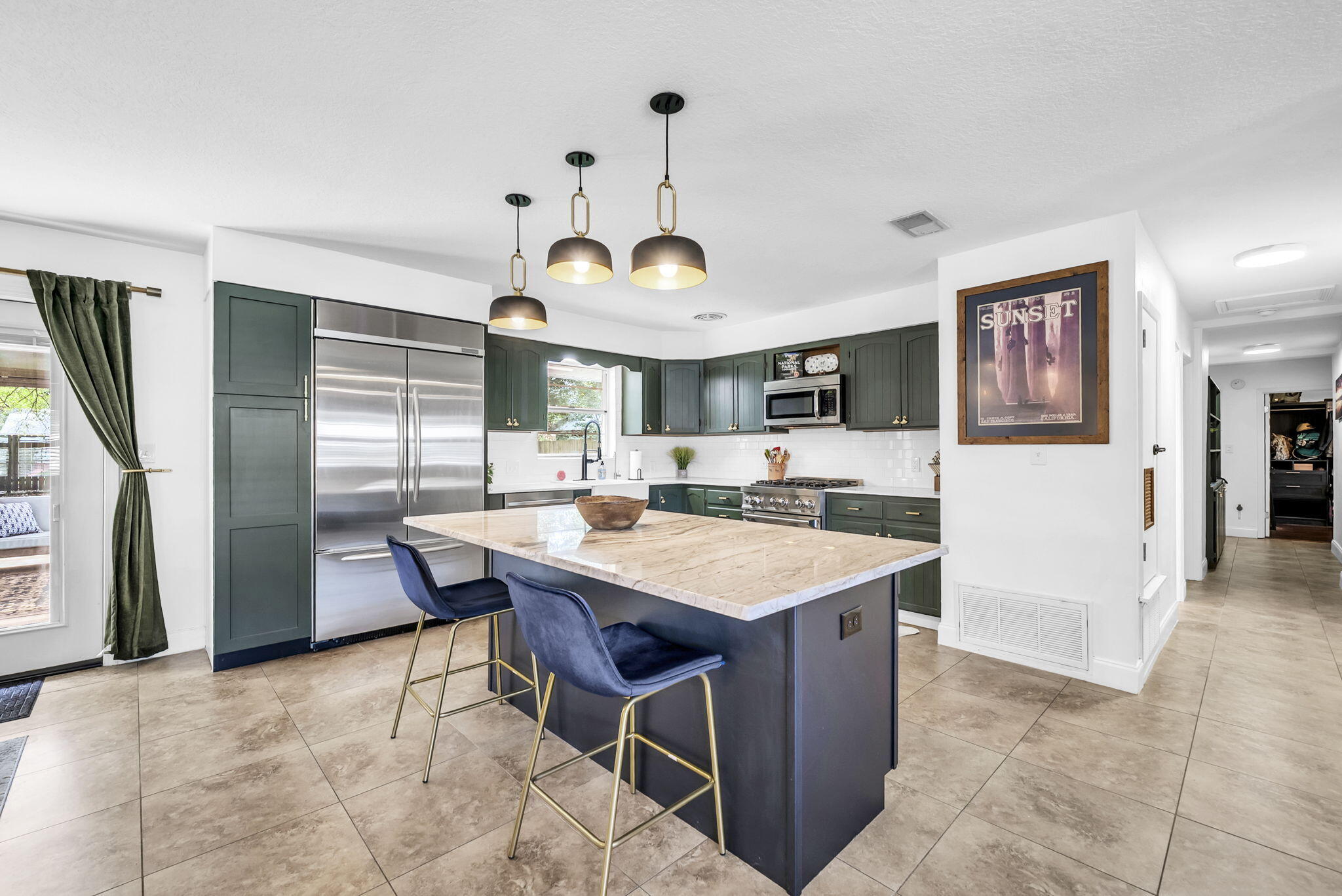 ELLIOTTS POINT - Residential