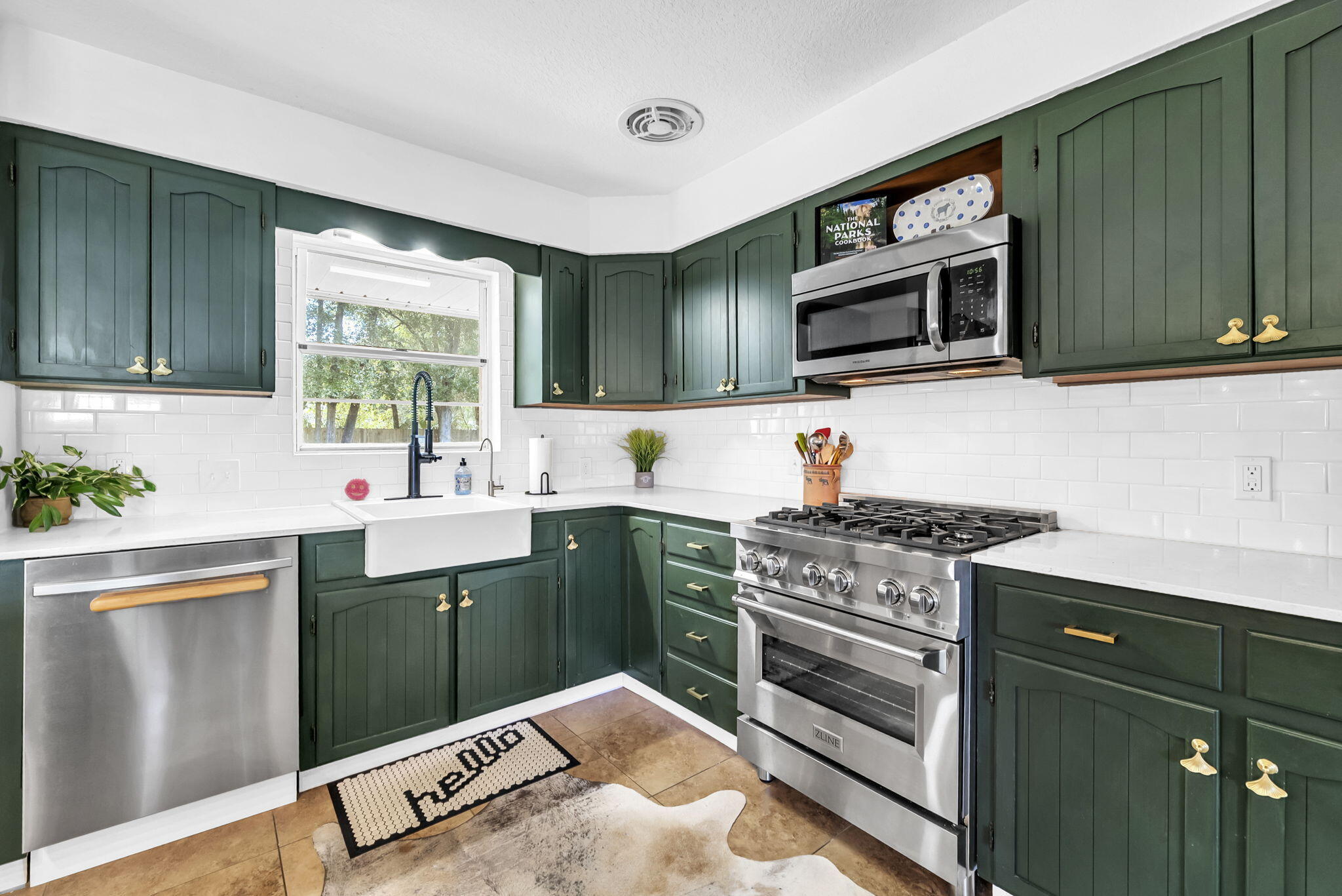 ELLIOTTS POINT - Residential