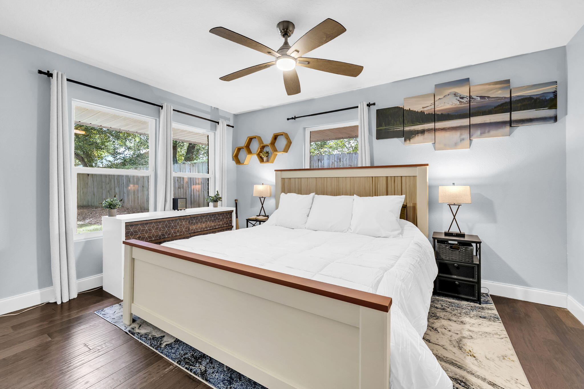 ELLIOTTS POINT - Residential