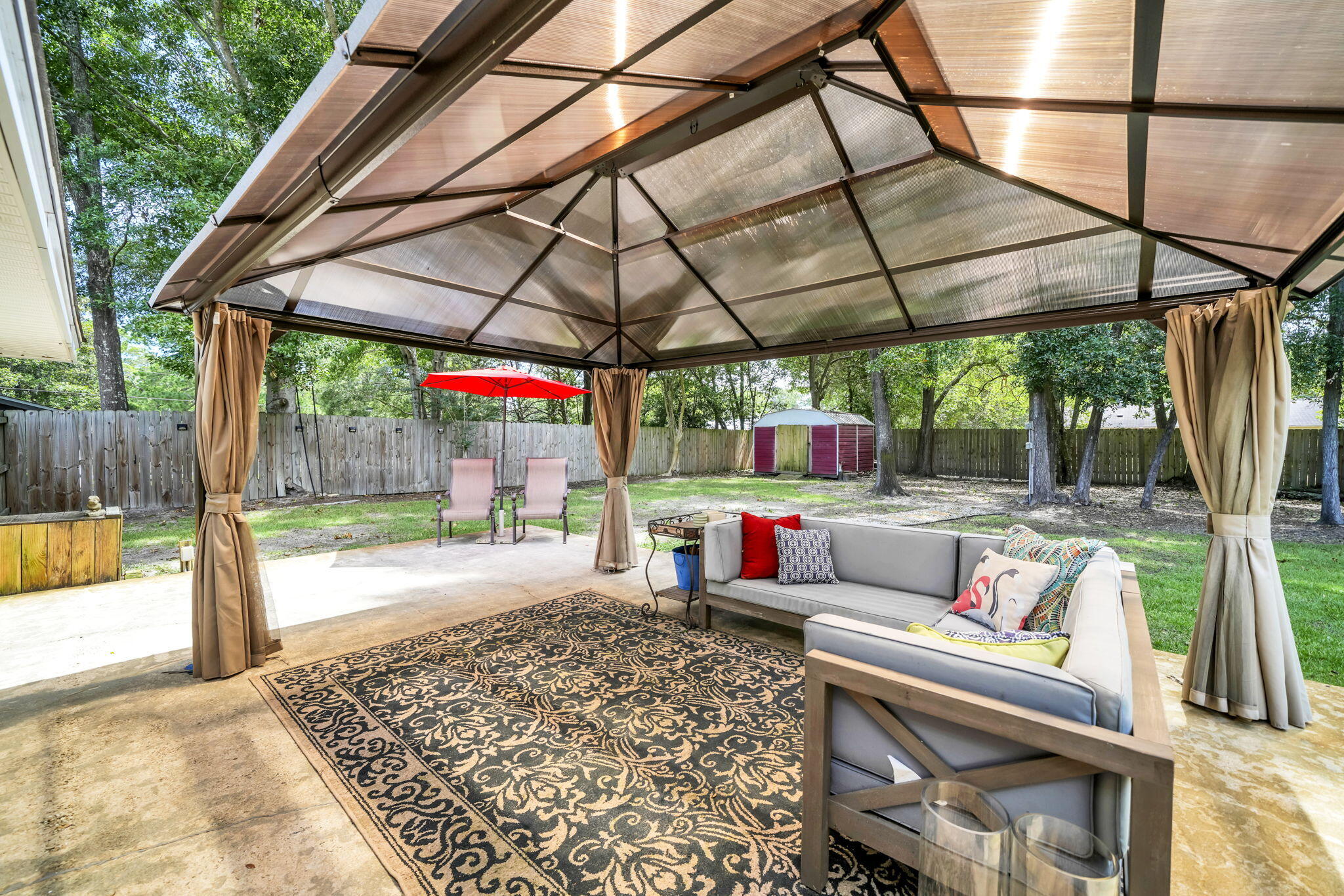 ELLIOTTS POINT - Residential