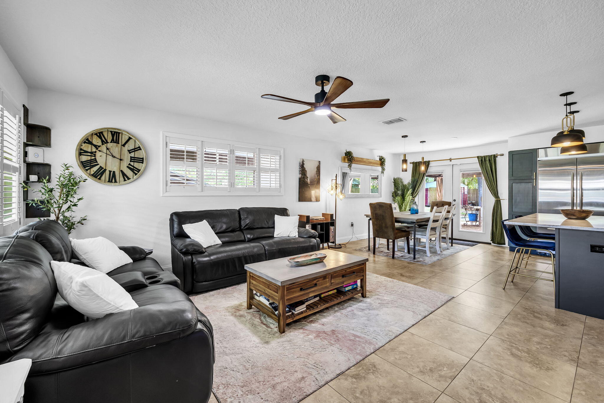 ELLIOTTS POINT - Residential