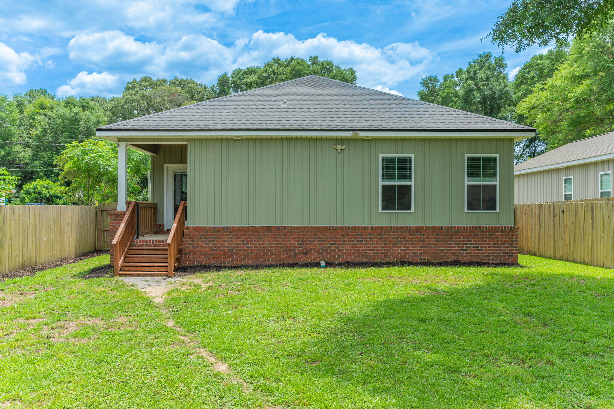 GARDEN CITY - Residential Lease