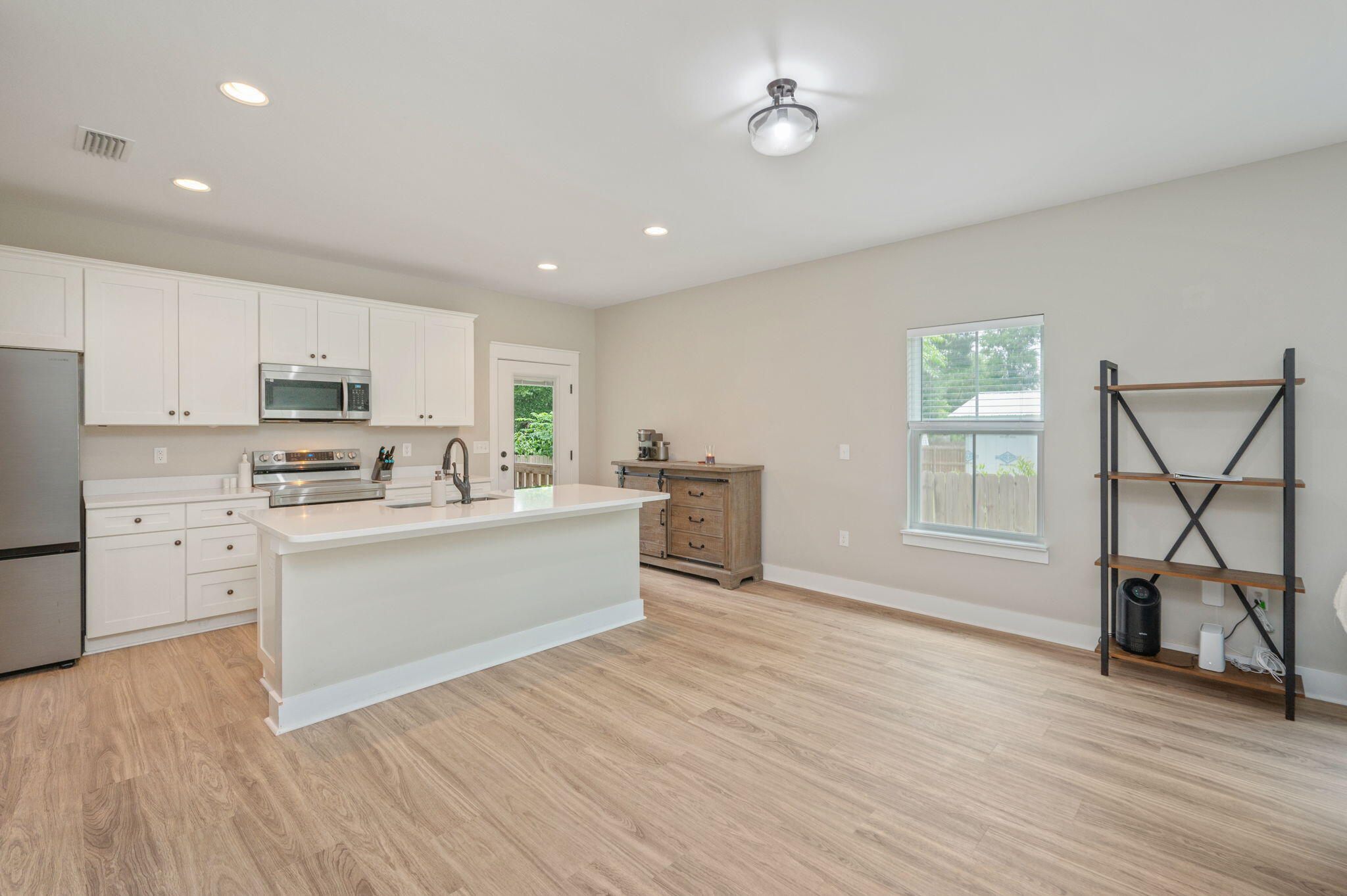 GARDEN CITY - Residential Lease