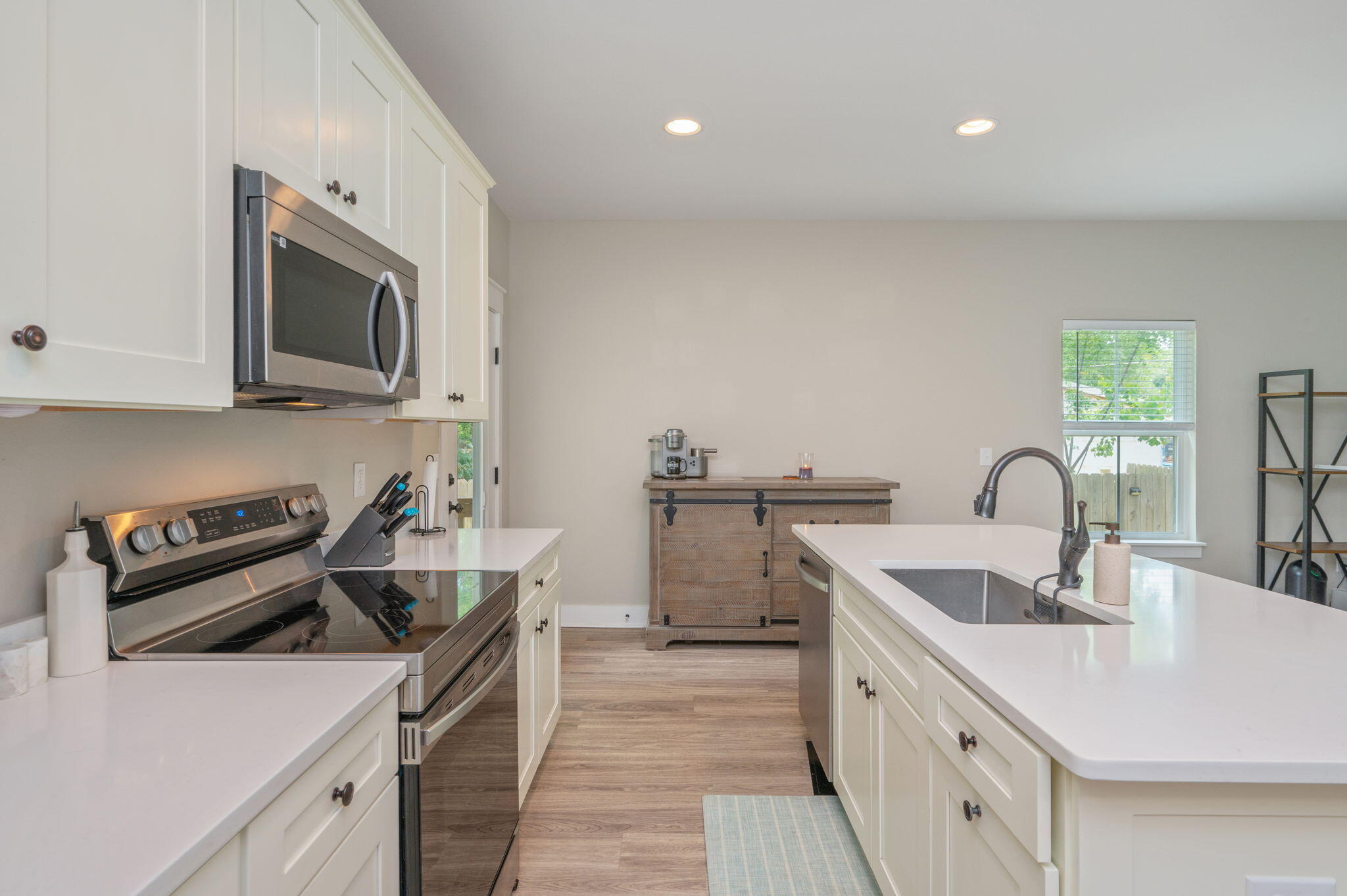 GARDEN CITY - Residential Lease
