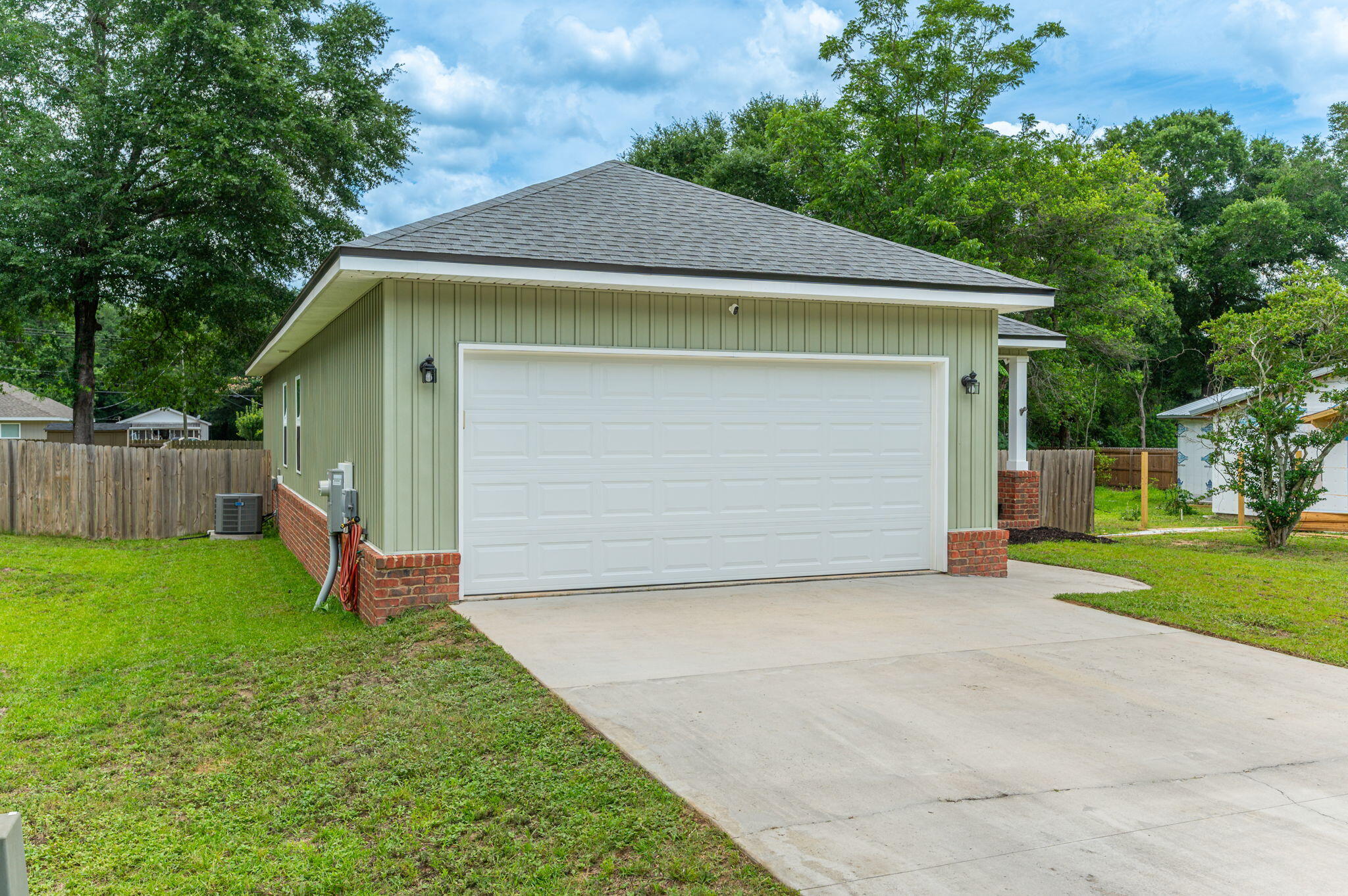 GARDEN CITY - Residential Lease