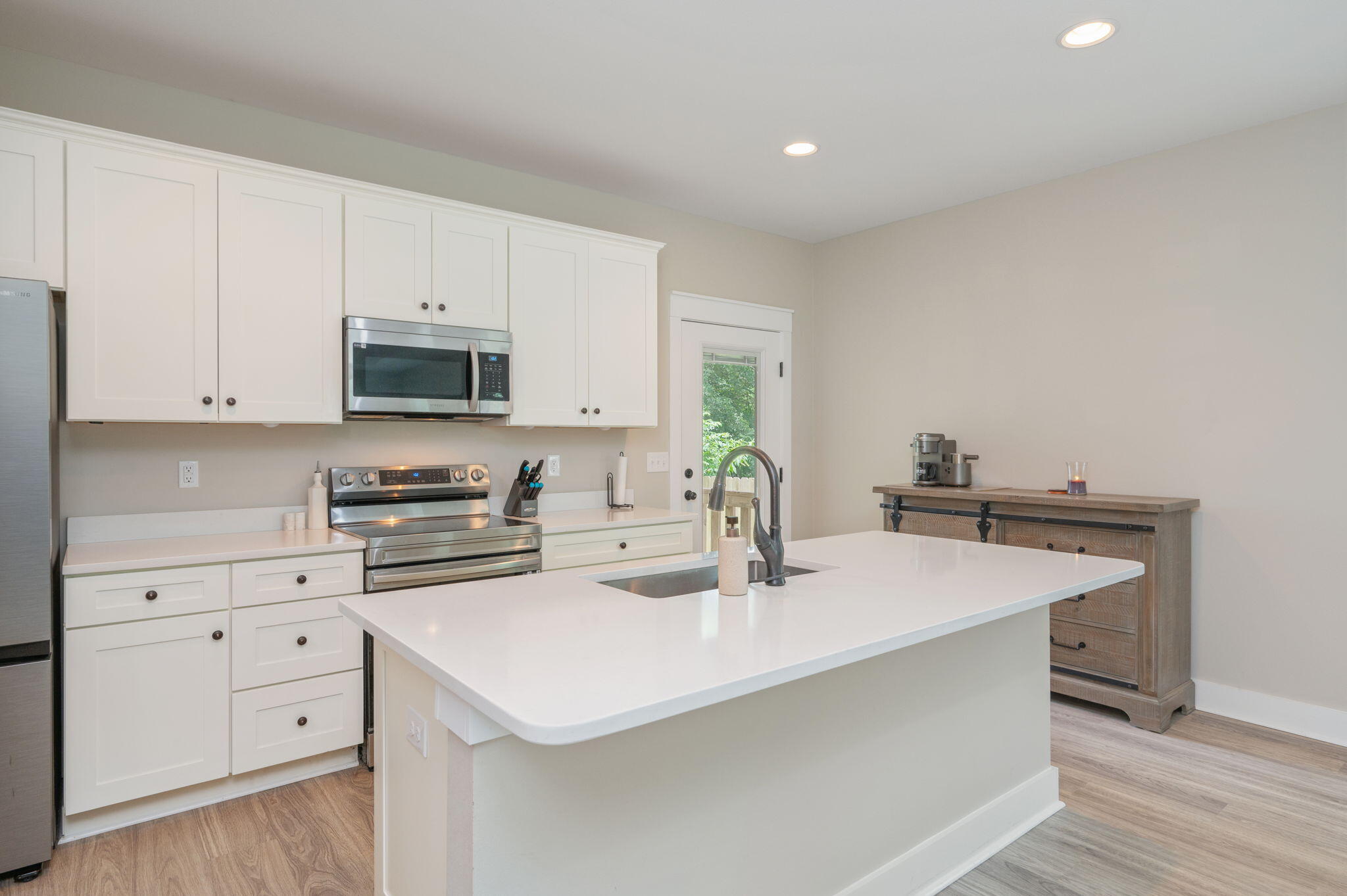 GARDEN CITY - Residential Lease
