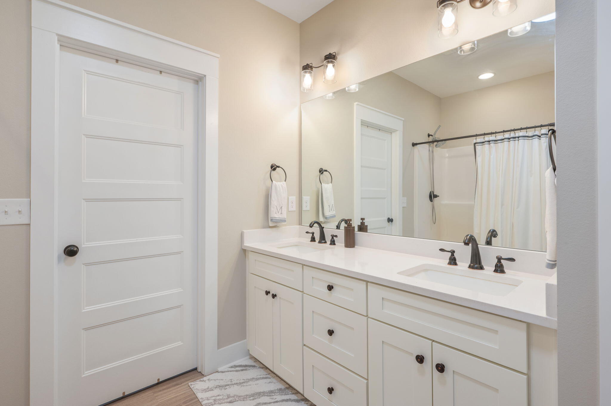 GARDEN CITY - Residential Lease