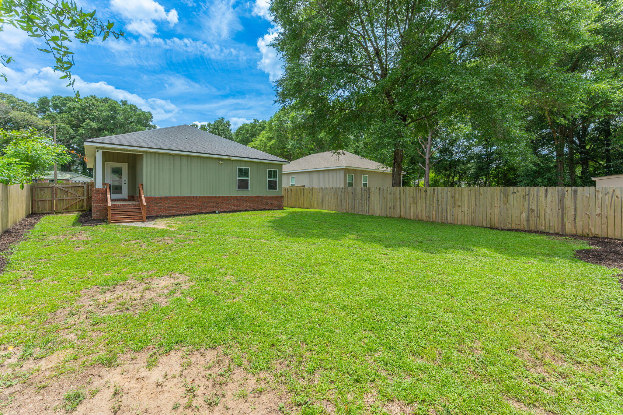 GARDEN CITY - Residential Lease
