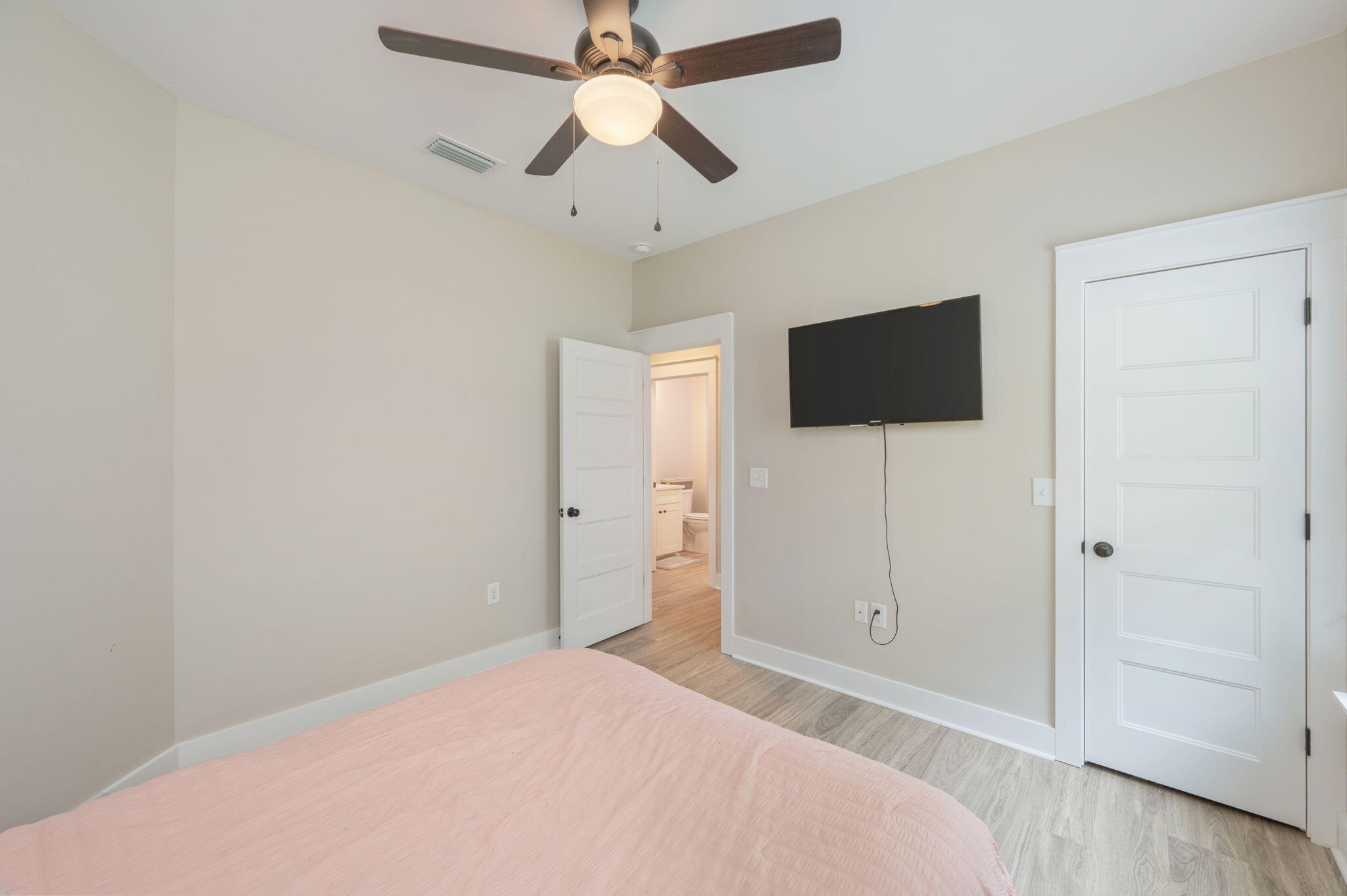 GARDEN CITY - Residential Lease