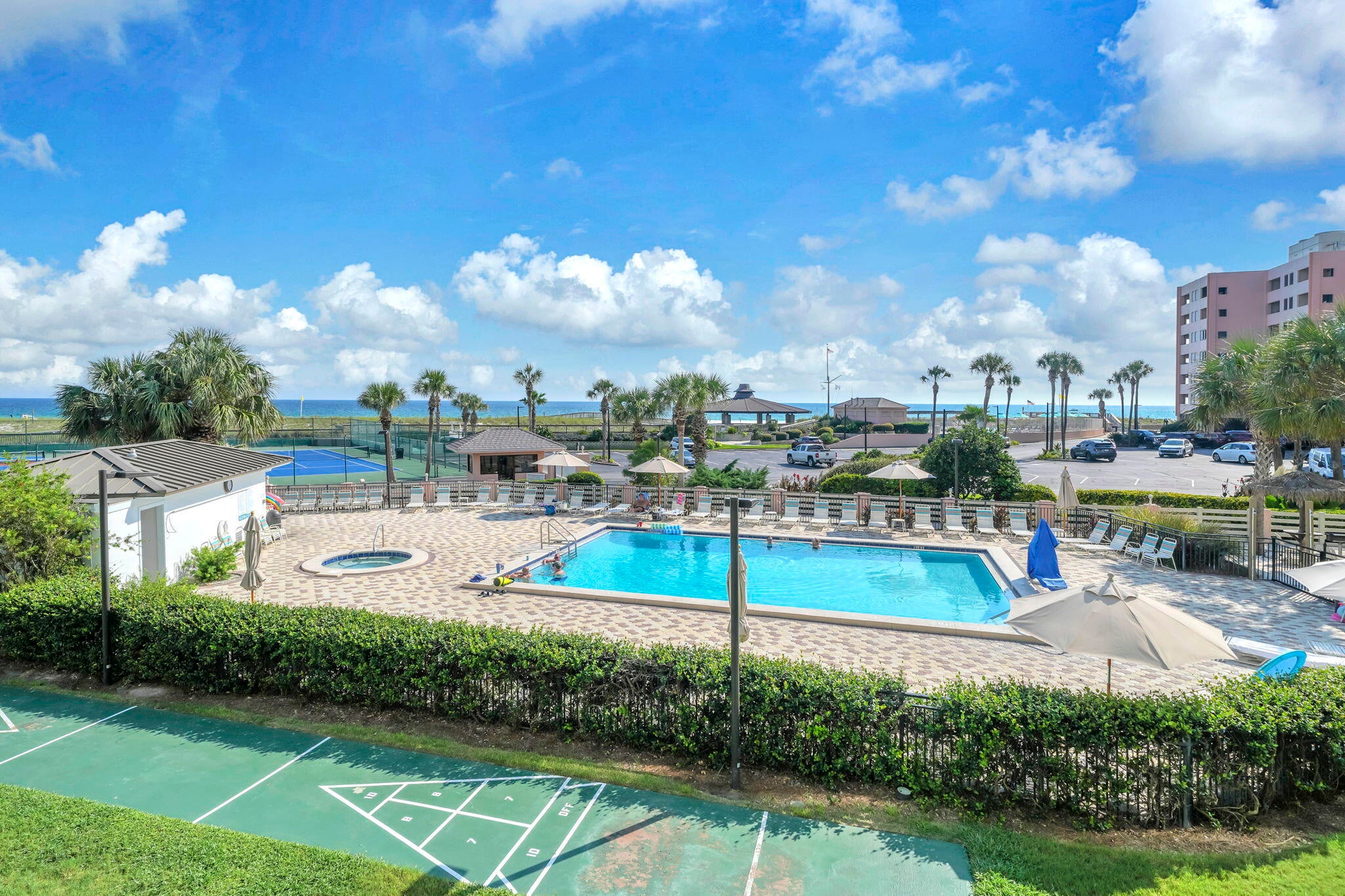 ISLANDER CONDO - Residential