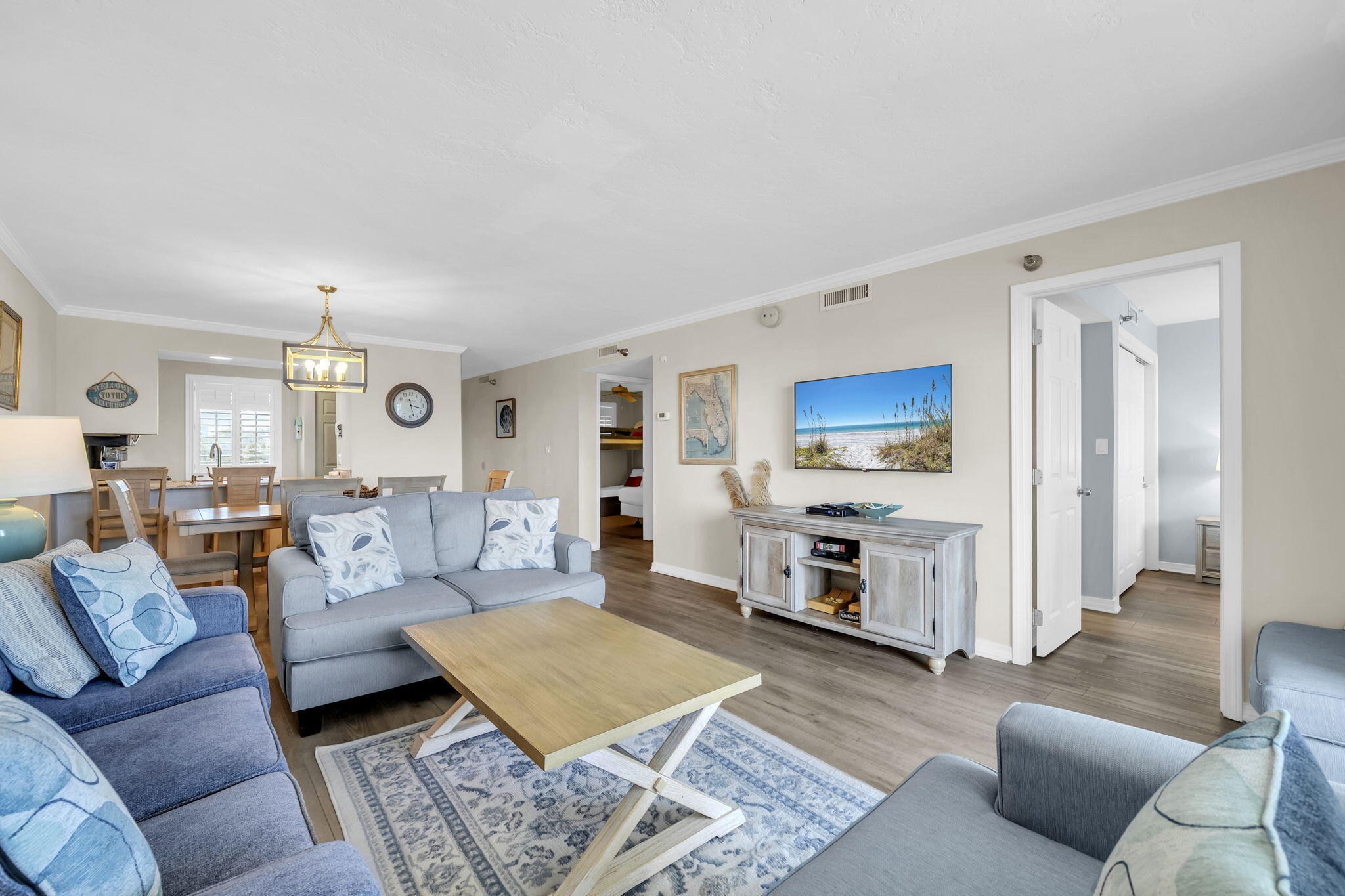ISLANDER CONDO - Residential