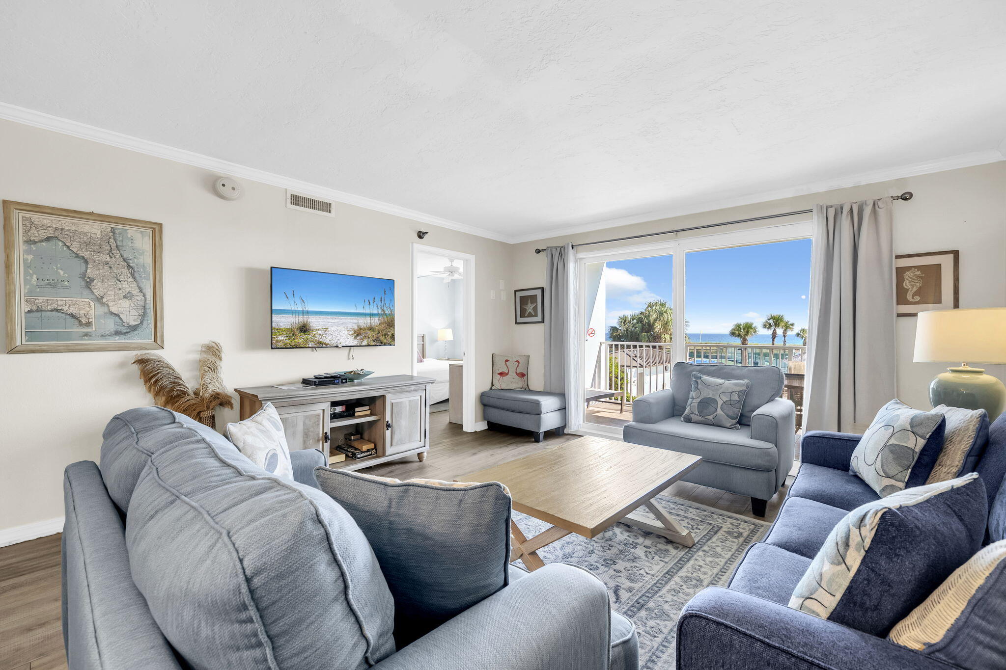 ISLANDER CONDO - Residential