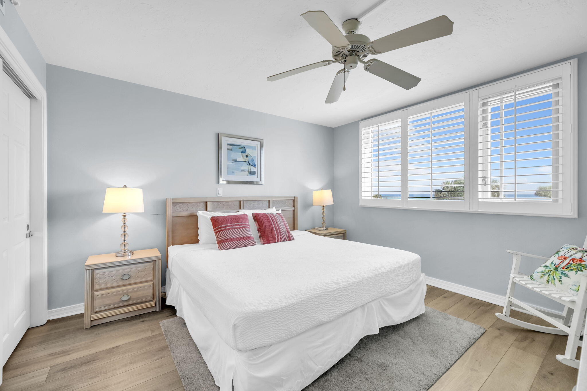 ISLANDER CONDO - Residential
