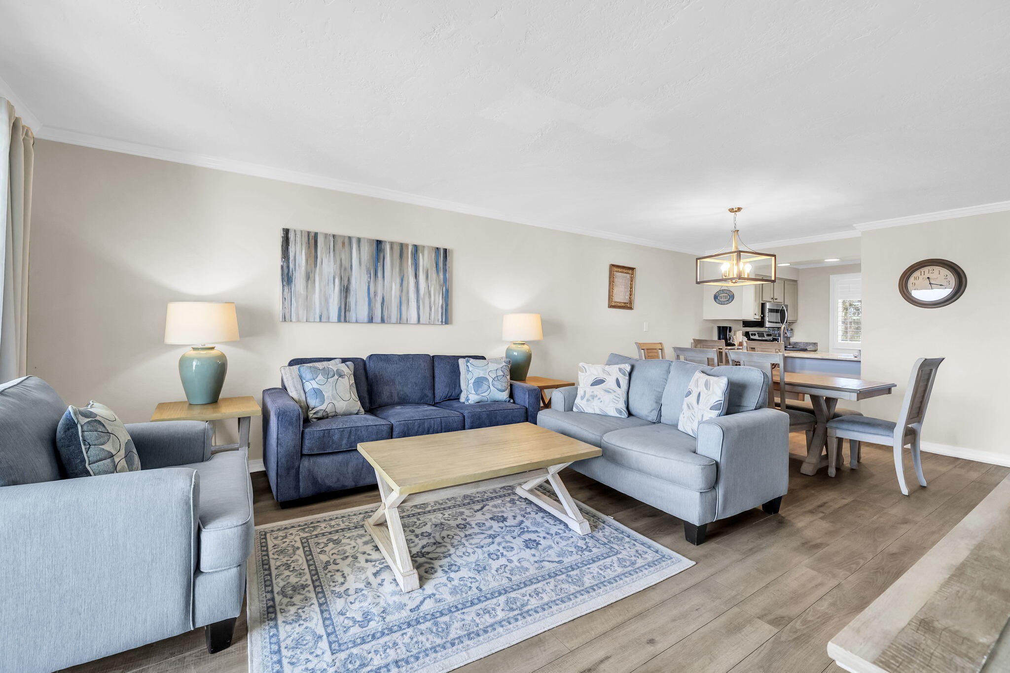 ISLANDER CONDO - Residential