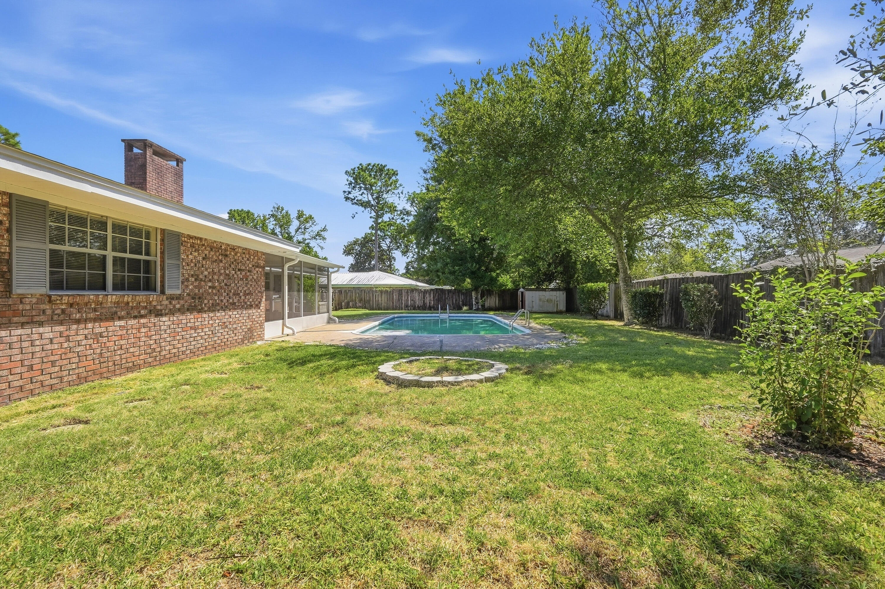 LONGWOOD S/D 3RD ADDN - Residential