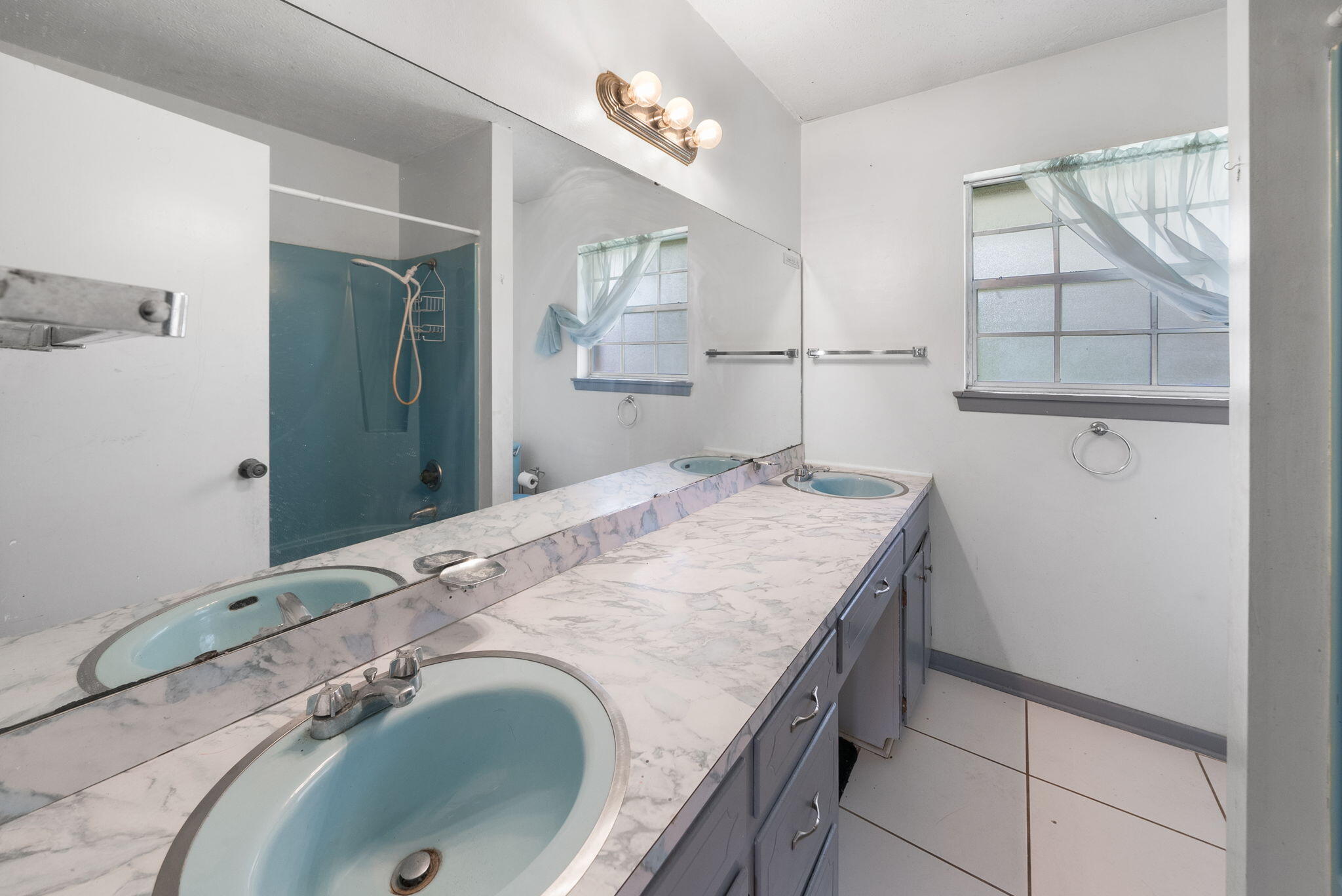 NO RECORDED SUBDIVISION - Residential