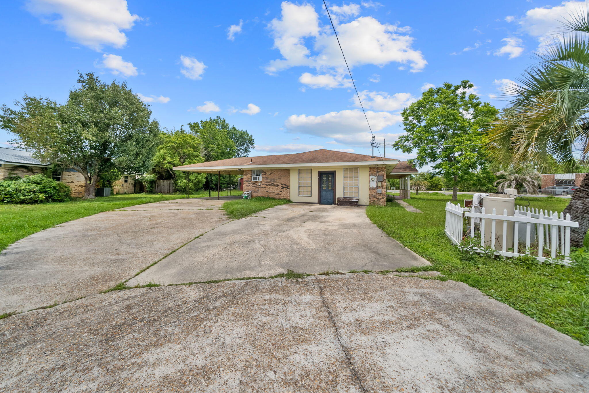 NO RECORDED SUBDIVISION - Residential