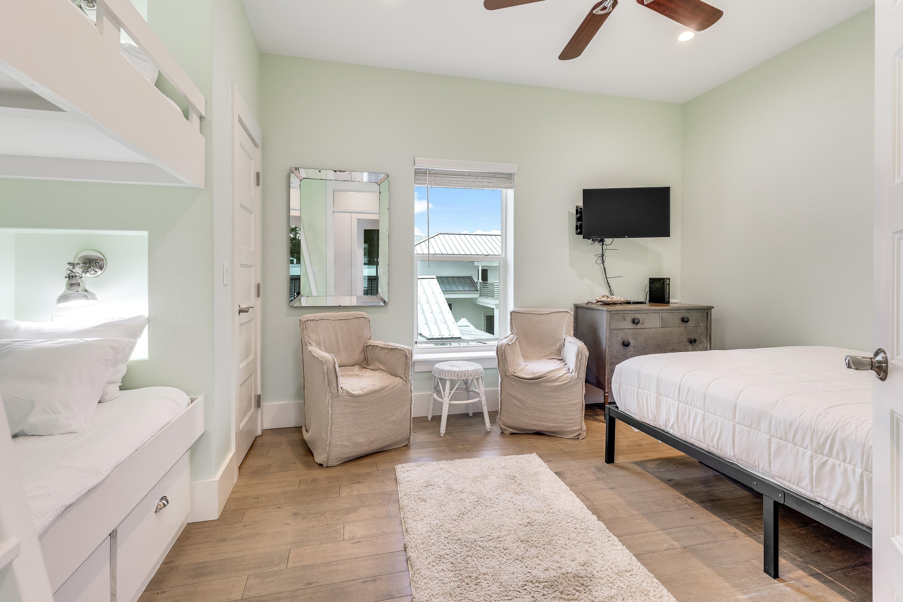 GULF SHORE MANOR - Residential
