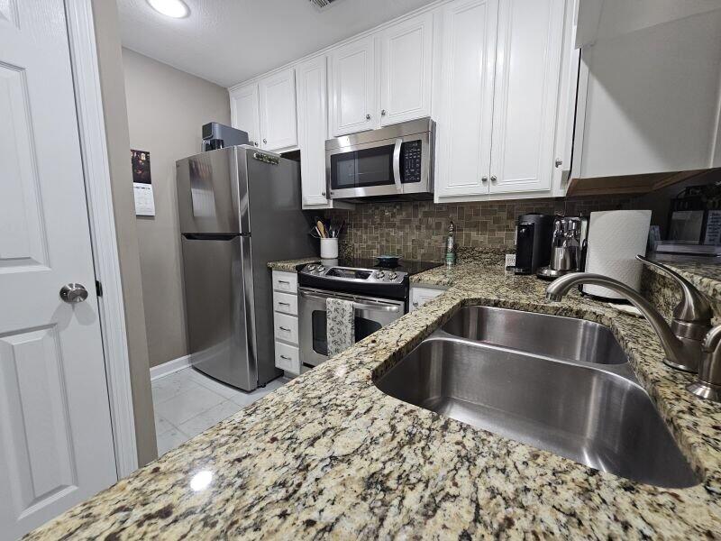 LAKESIDE CONDO AT BLUEWATER BAY - Residential Lease