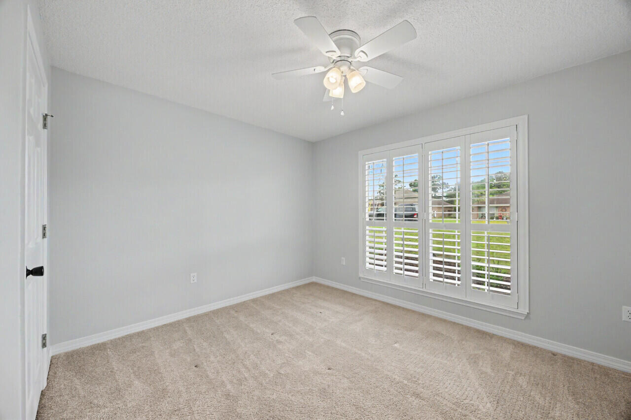 FOXWOOD ADDITION S/D LOT 9 BLK C - Residential