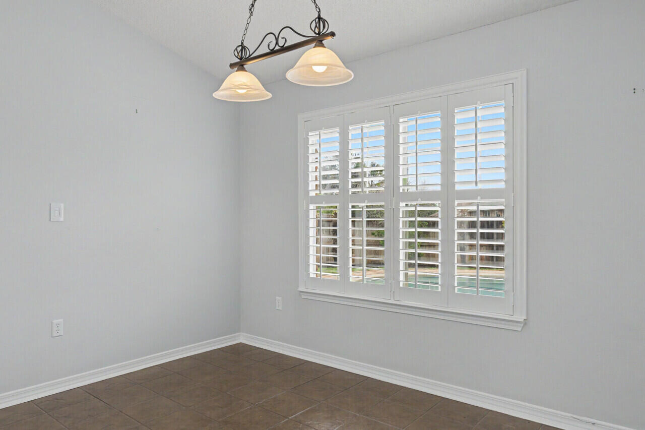FOXWOOD ADDITION S/D LOT 9 BLK C - Residential