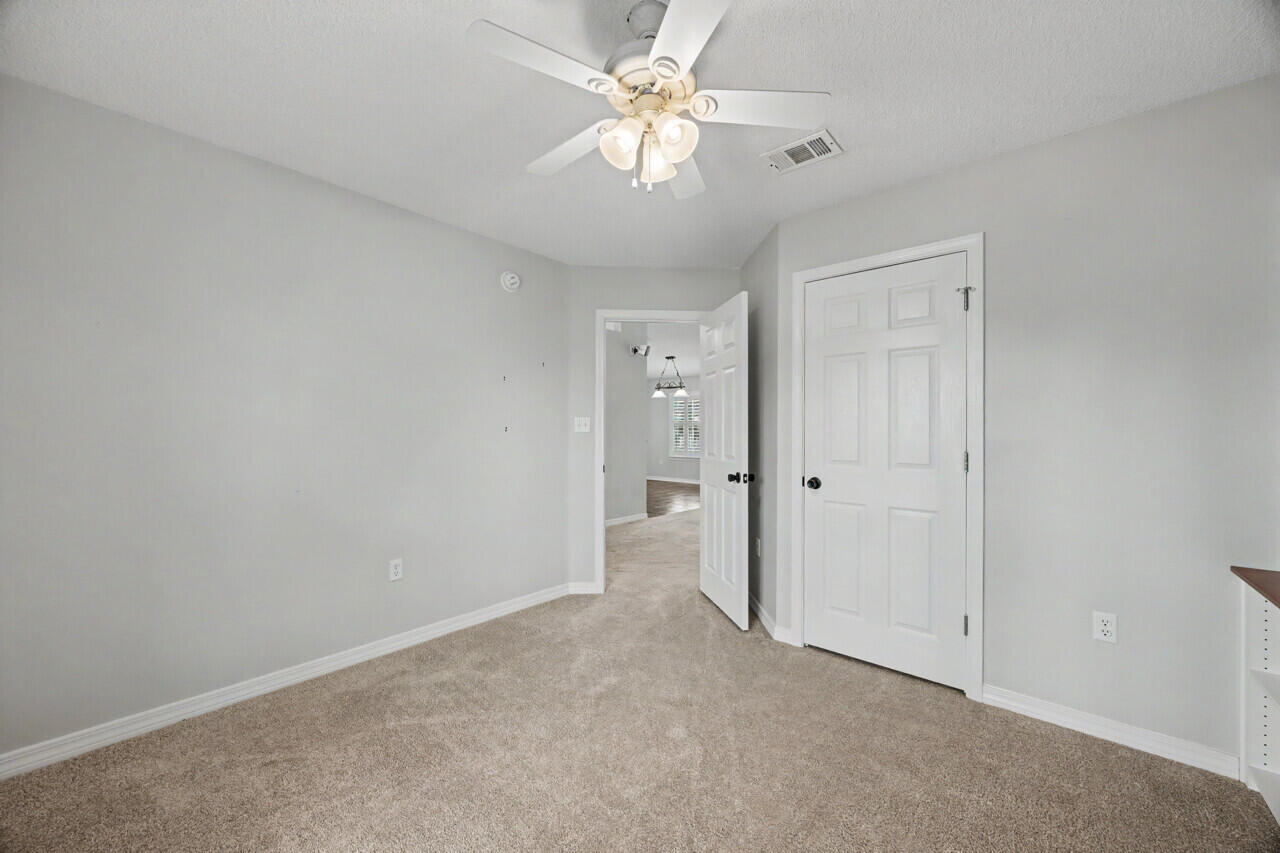 FOXWOOD ADDITION S/D LOT 9 BLK C - Residential