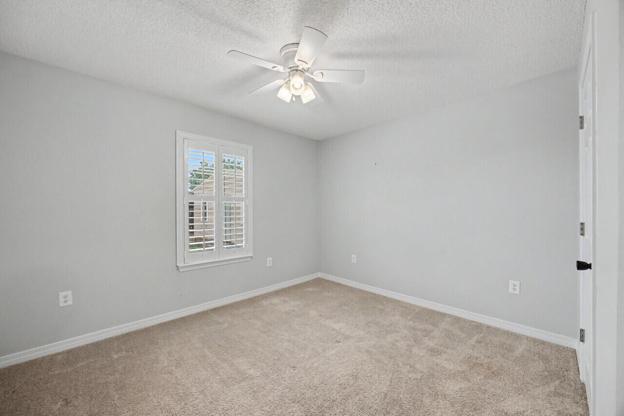 FOXWOOD ADDITION S/D LOT 9 BLK C - Residential
