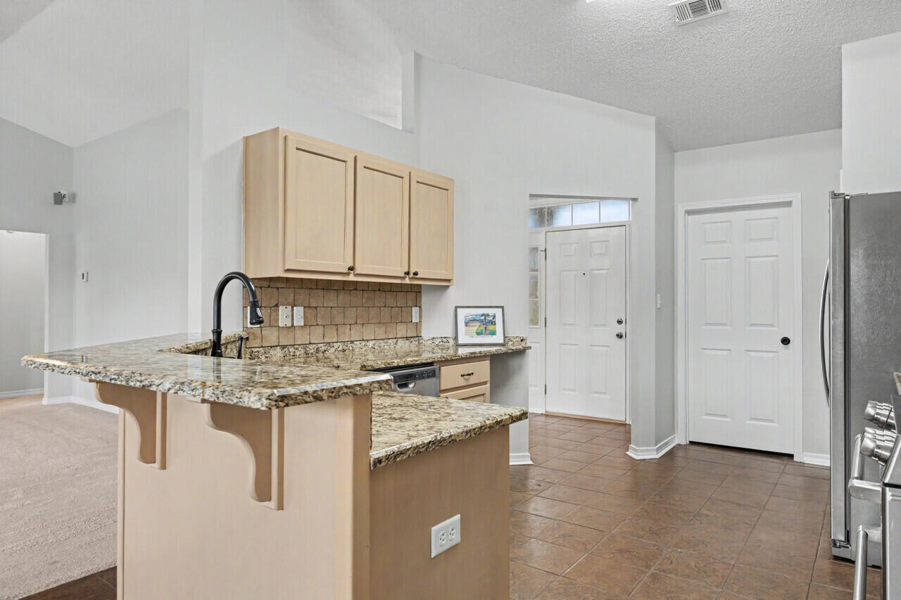 FOXWOOD ADDITION S/D LOT 9 BLK C - Residential