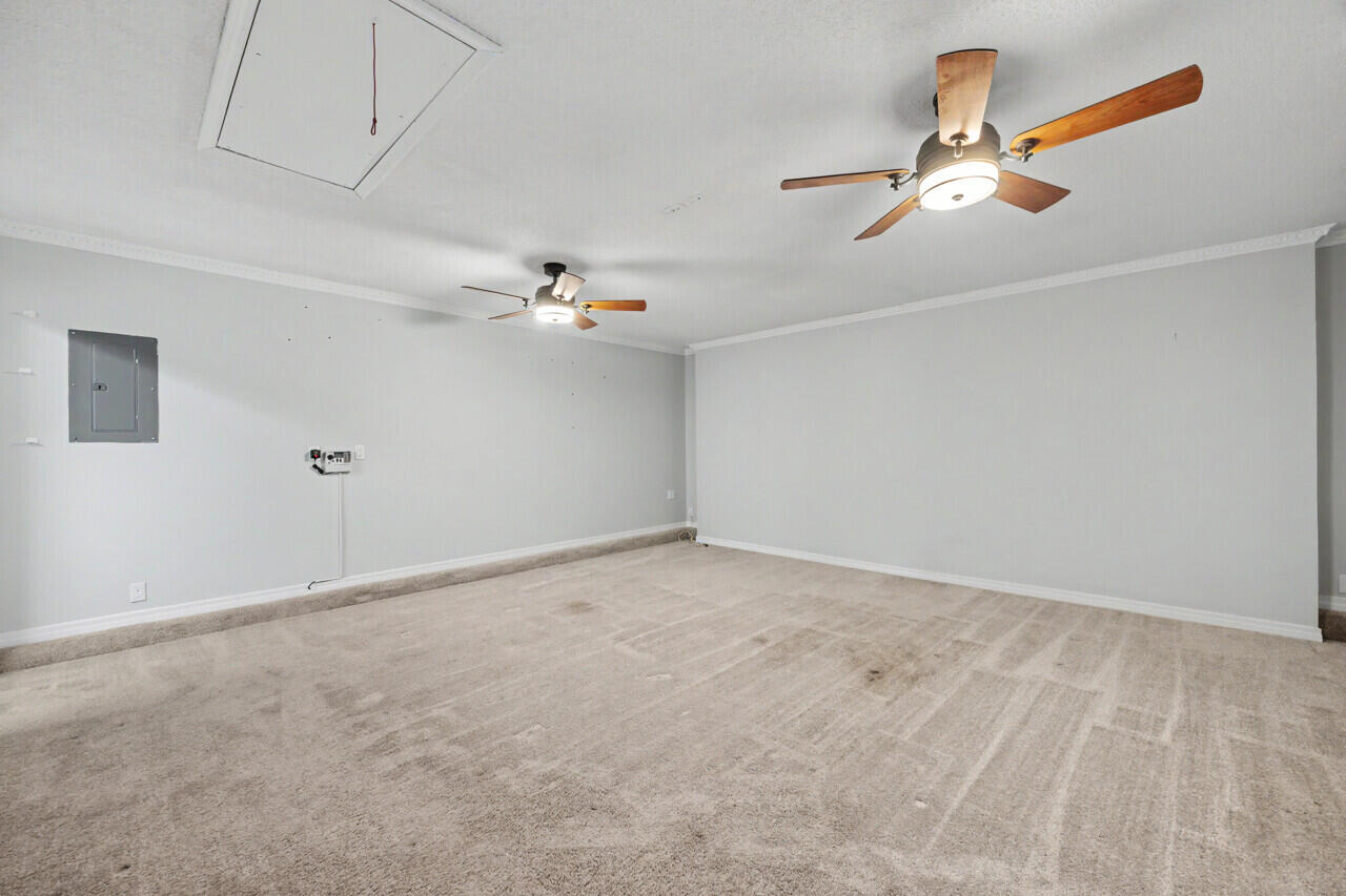 FOXWOOD ADDITION S/D LOT 9 BLK C - Residential