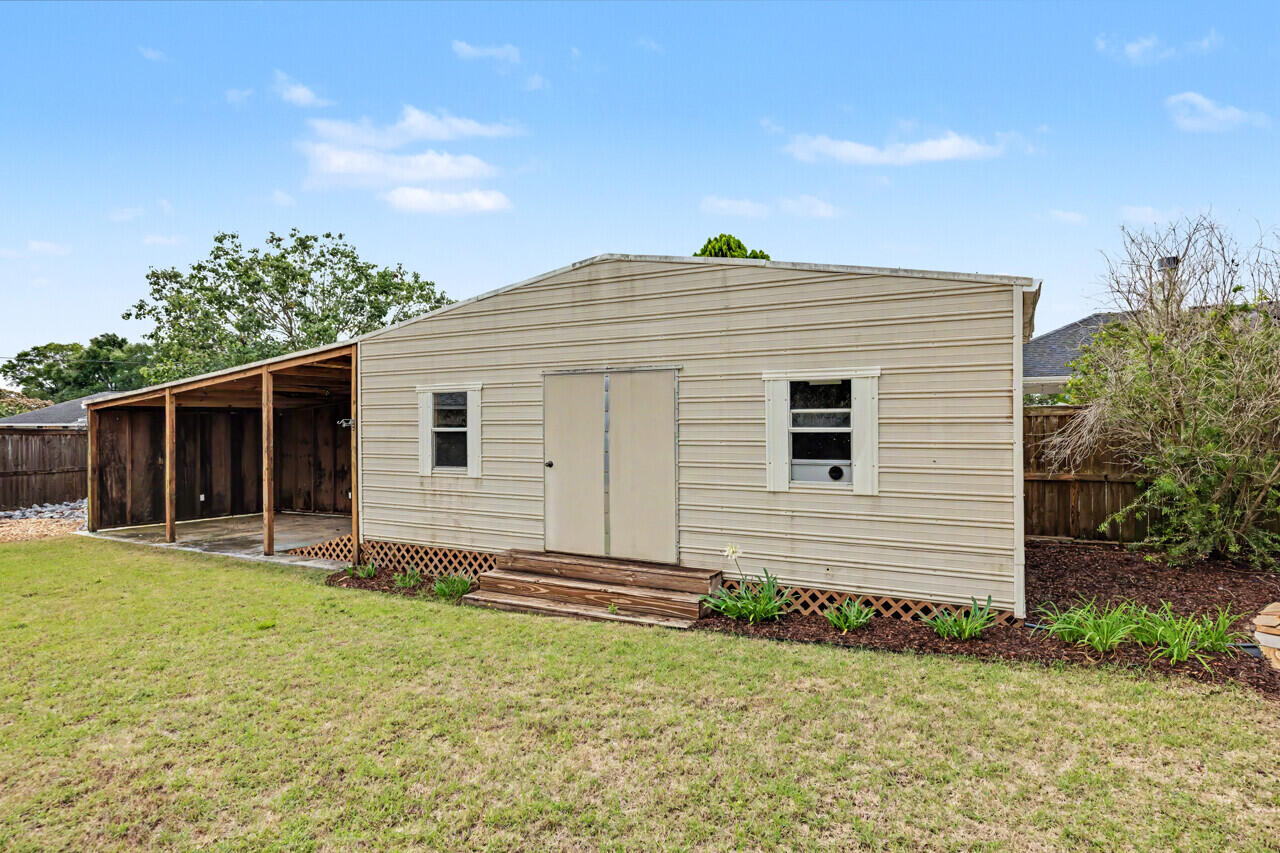 FOXWOOD ADDITION S/D LOT 9 BLK C - Residential