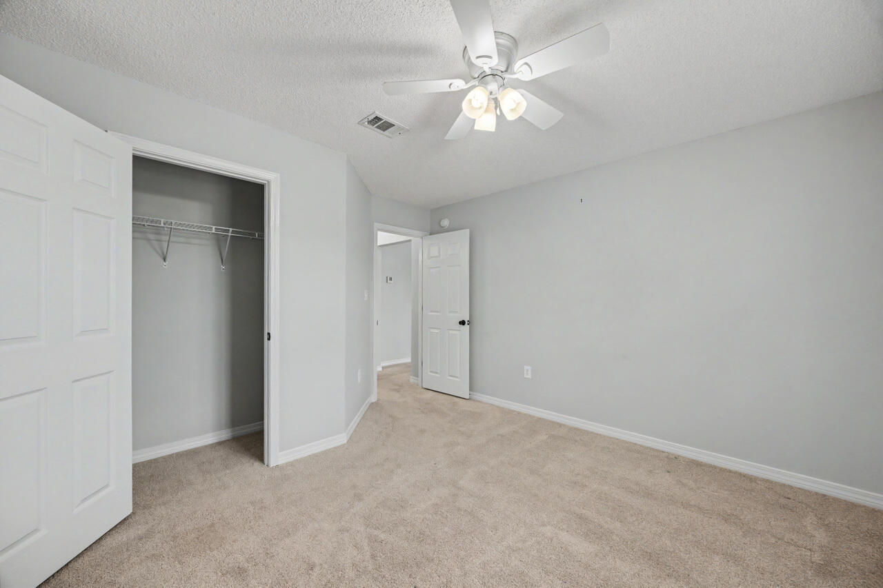 FOXWOOD ADDITION S/D LOT 9 BLK C - Residential