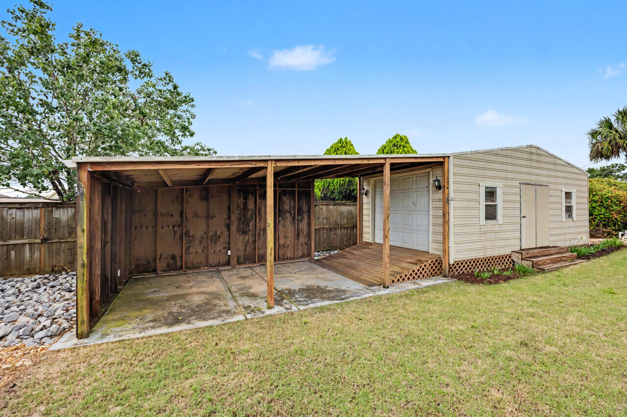 FOXWOOD ADDITION S/D LOT 9 BLK C - Residential