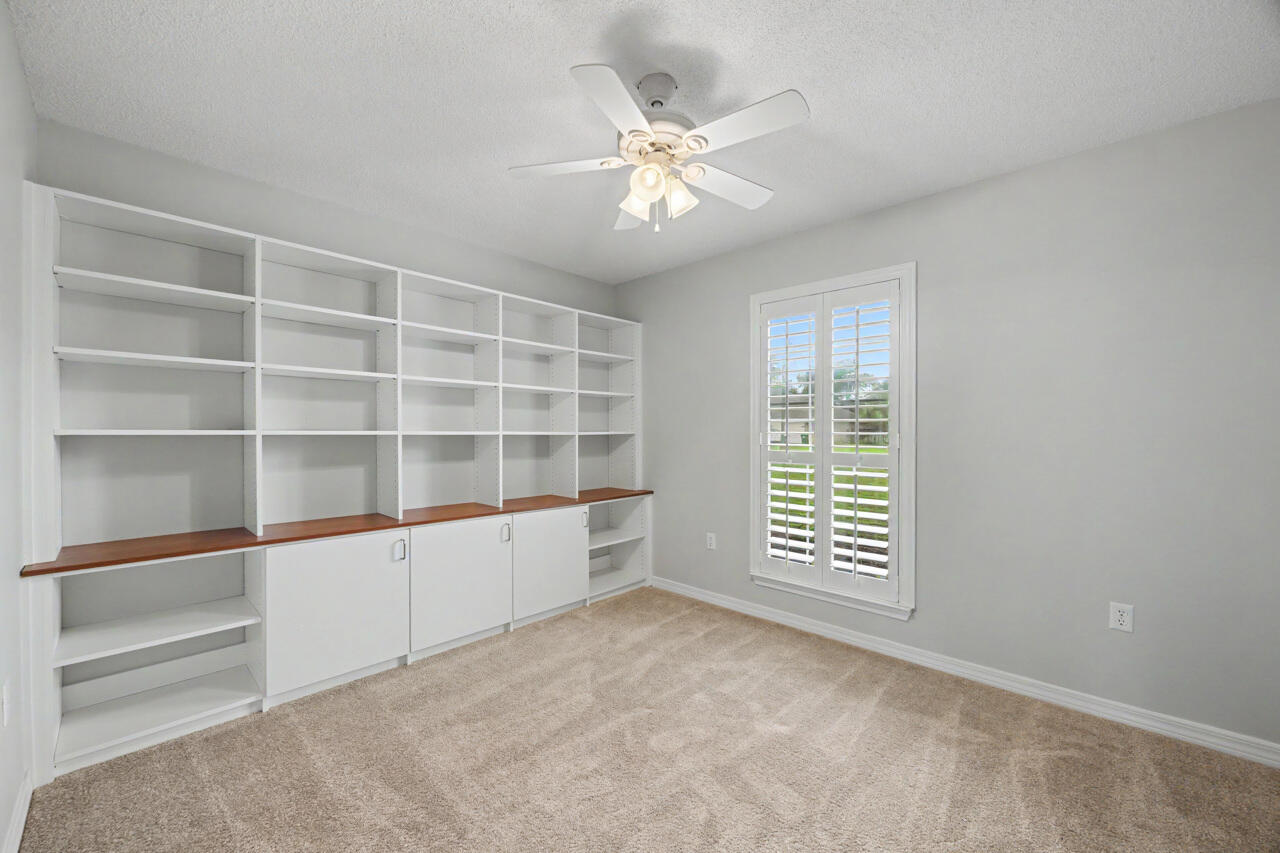 FOXWOOD ADDITION S/D LOT 9 BLK C - Residential