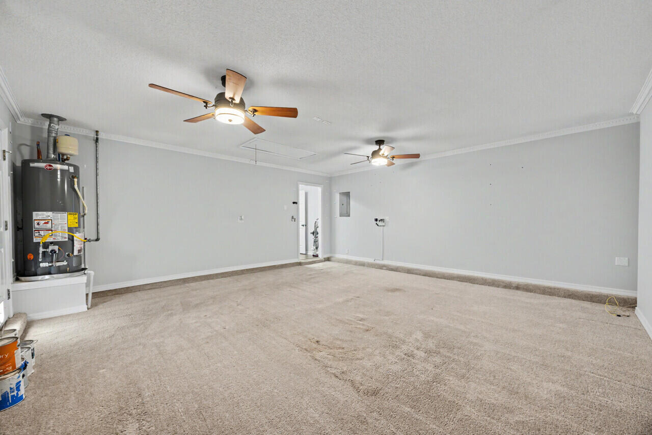 FOXWOOD ADDITION S/D LOT 9 BLK C - Residential