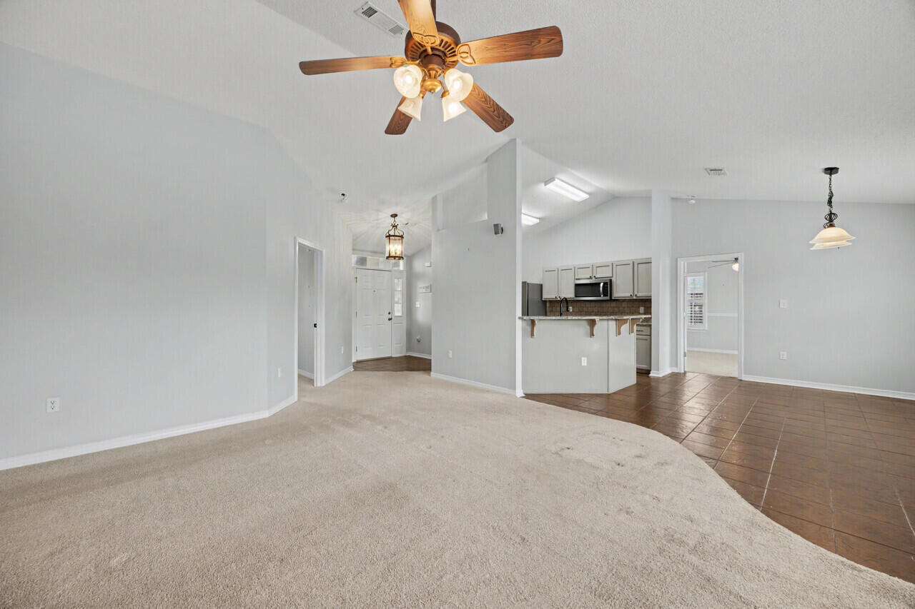 FOXWOOD ADDITION S/D LOT 9 BLK C - Residential