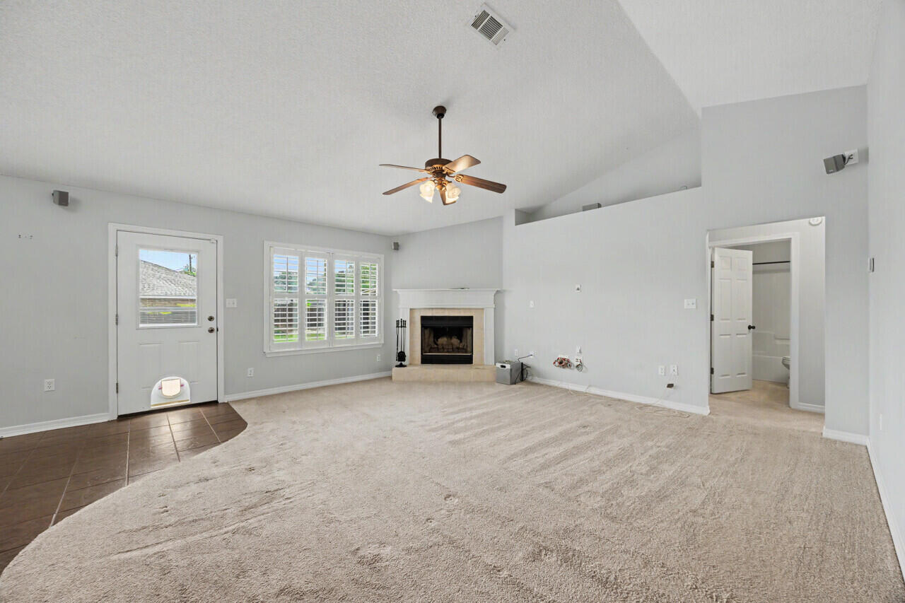 FOXWOOD ADDITION S/D LOT 9 BLK C - Residential